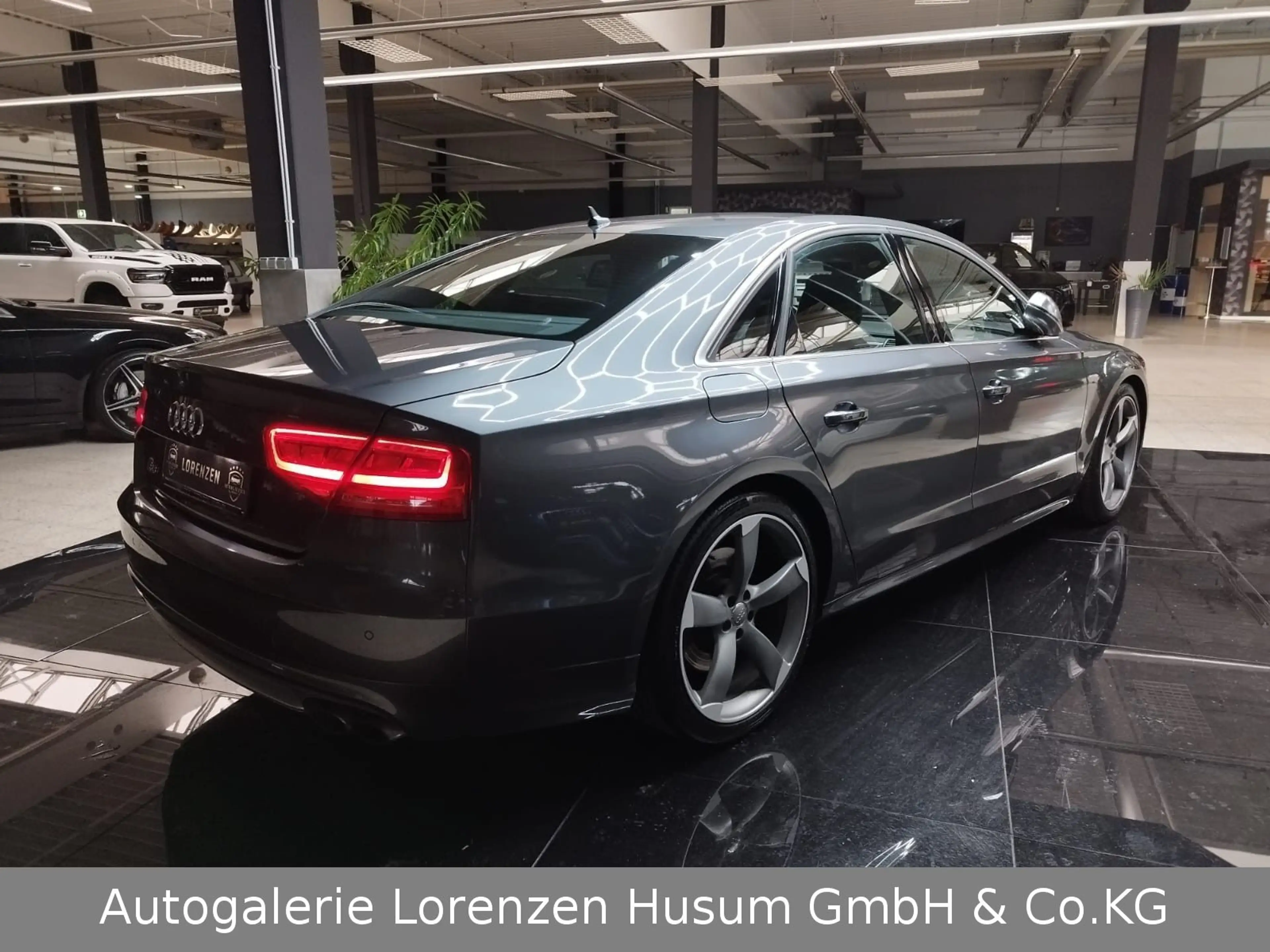 Audi S8 4.0 TFSI quattro S-LINE / LED / 520PS / Pano — photo 4