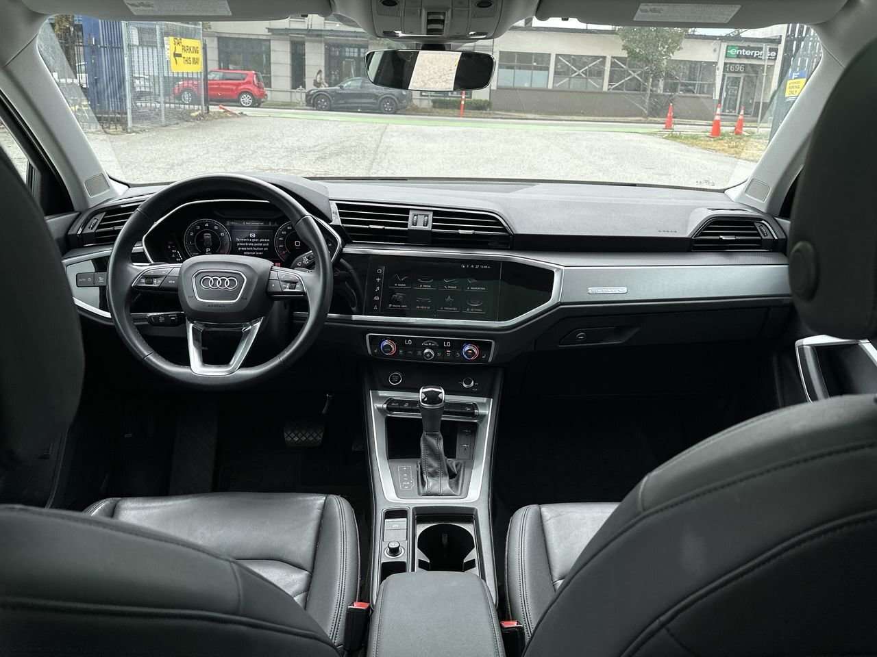 2022 Audi Q3 Heated Leather! Low kms! 4 cyl thumb 19