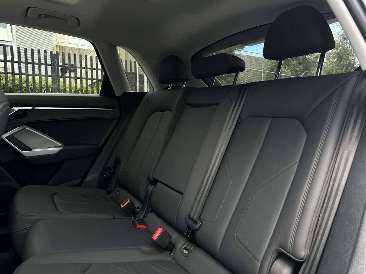 2022 Audi Q3 Heated Leather! Low kms! 4 cyl thumb 31