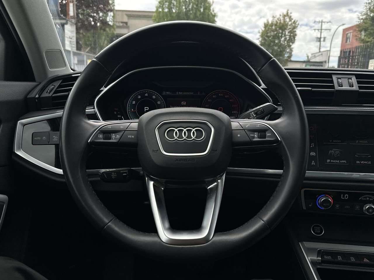 2022 Audi Q3 Heated Leather! Low kms! 4 cyl thumb 22