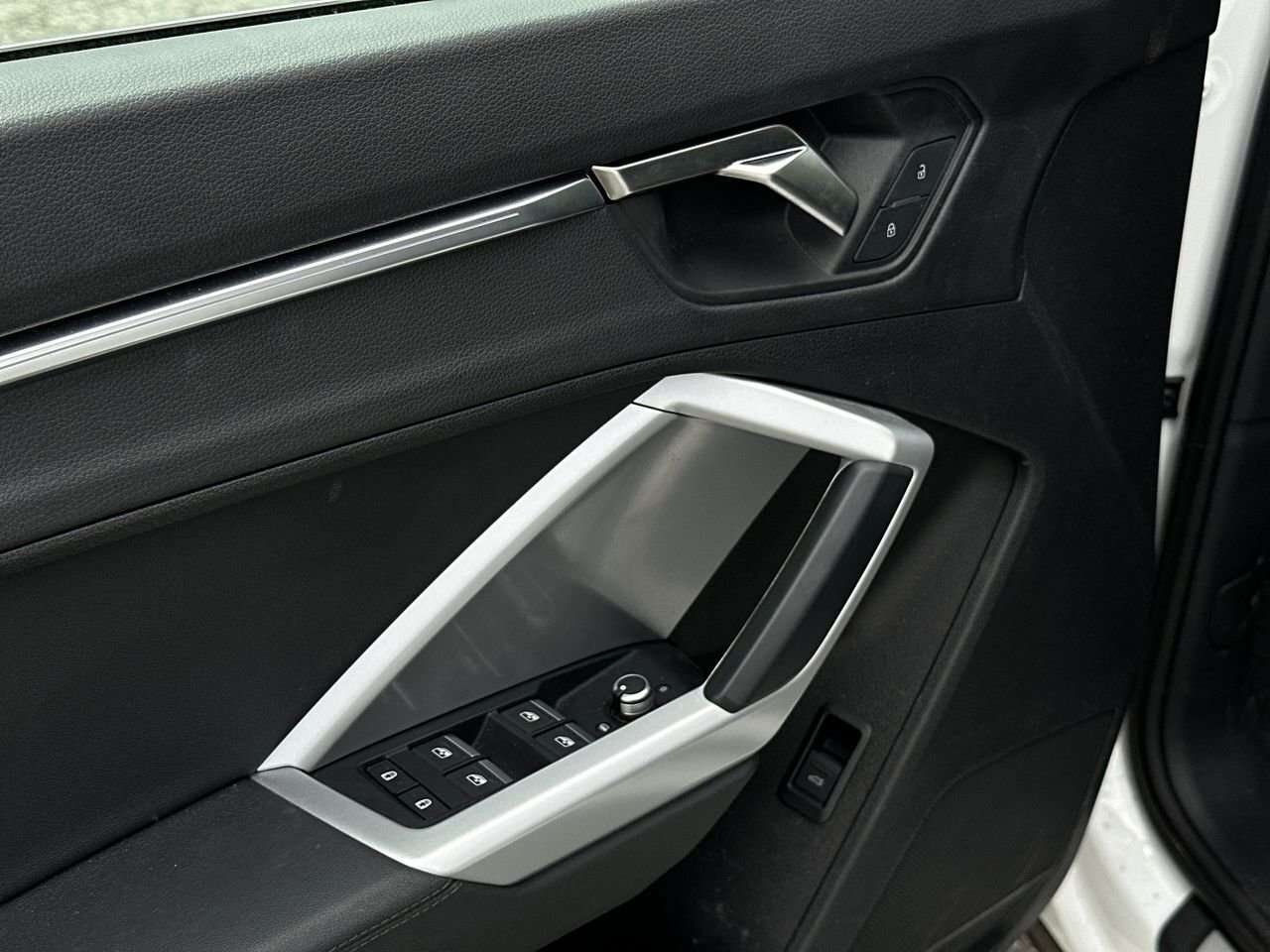 2022 Audi Q3 Heated Leather! Low kms! 4 cyl thumb 21