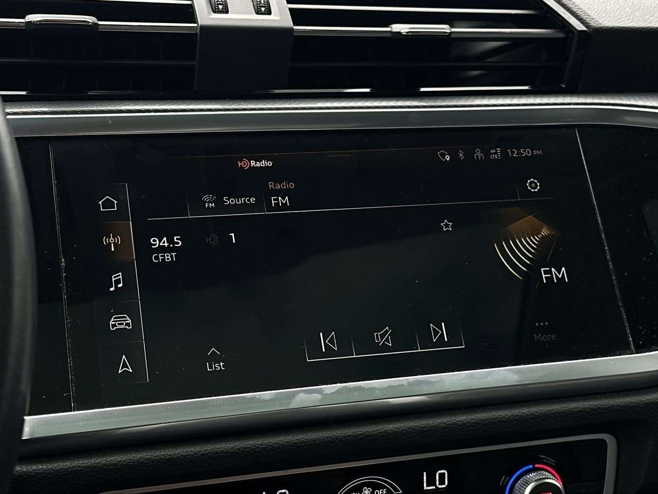 2022 Audi Q3 Heated Leather! Low kms! 4 cyl thumb 24