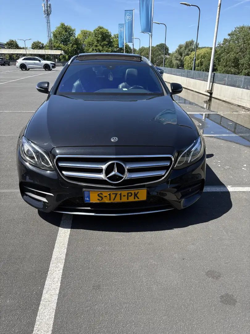 Mercedes-Benz E 220 d T 9G-TRONIC AMG Line - 1