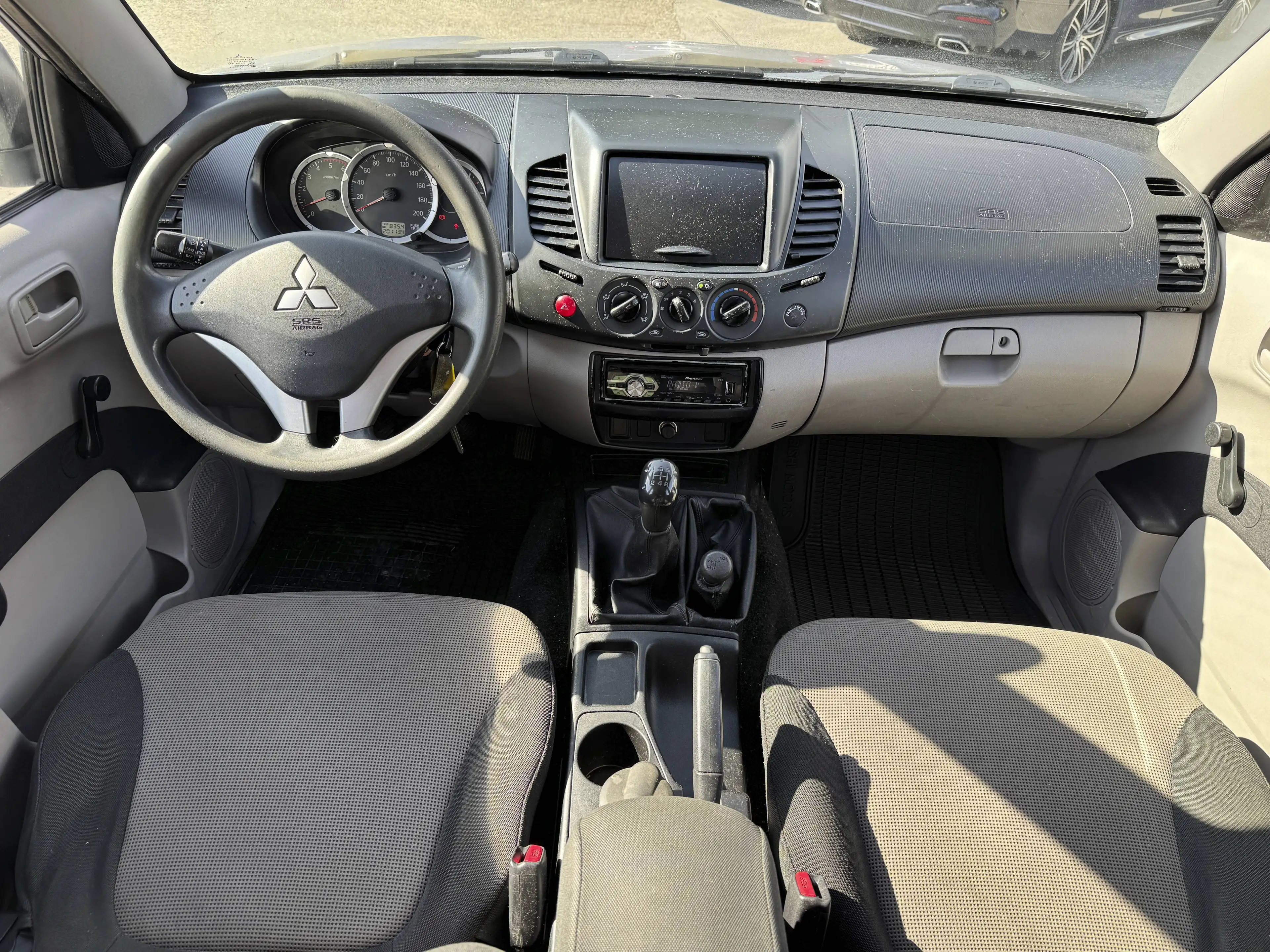 Mitsubishi L200 DK Di-D 2,5 Work Edition 4x4 Klima — photo 15