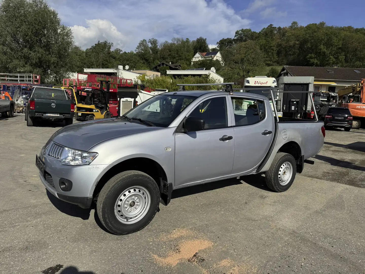 Mitsubishi L200 DK Di-D 2,5 Work Edition 4x4 Klima Grau - 1