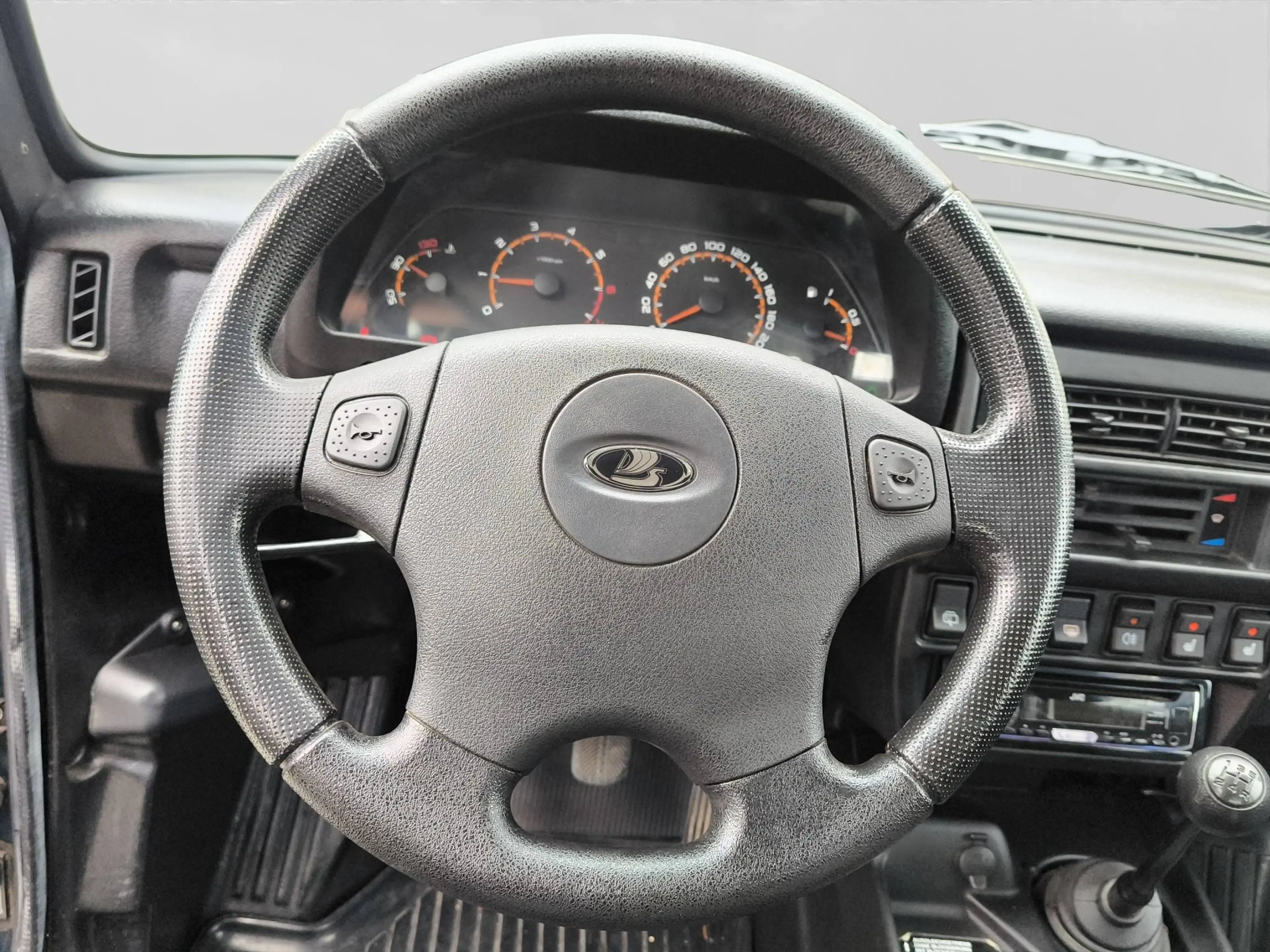 Lada Taiga Urban 4x4 *AHK*SHZ*Servo*4 Sitze*TÜV NEU*2. Hand — photo 12