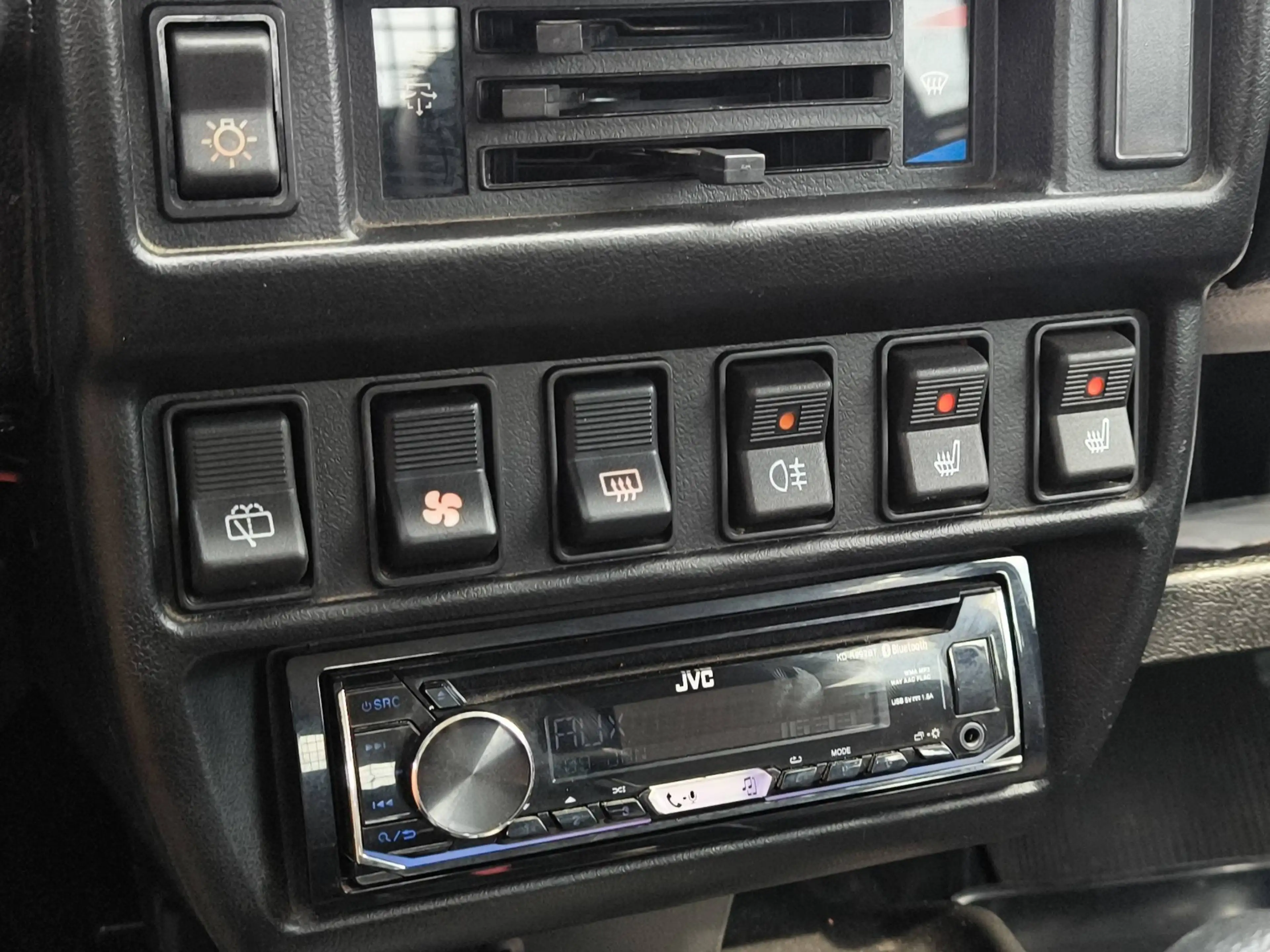 Lada Taiga Urban 4x4 *AHK*SHZ*Servo*4 Sitze*TÜV NEU*2. Hand — photo 13