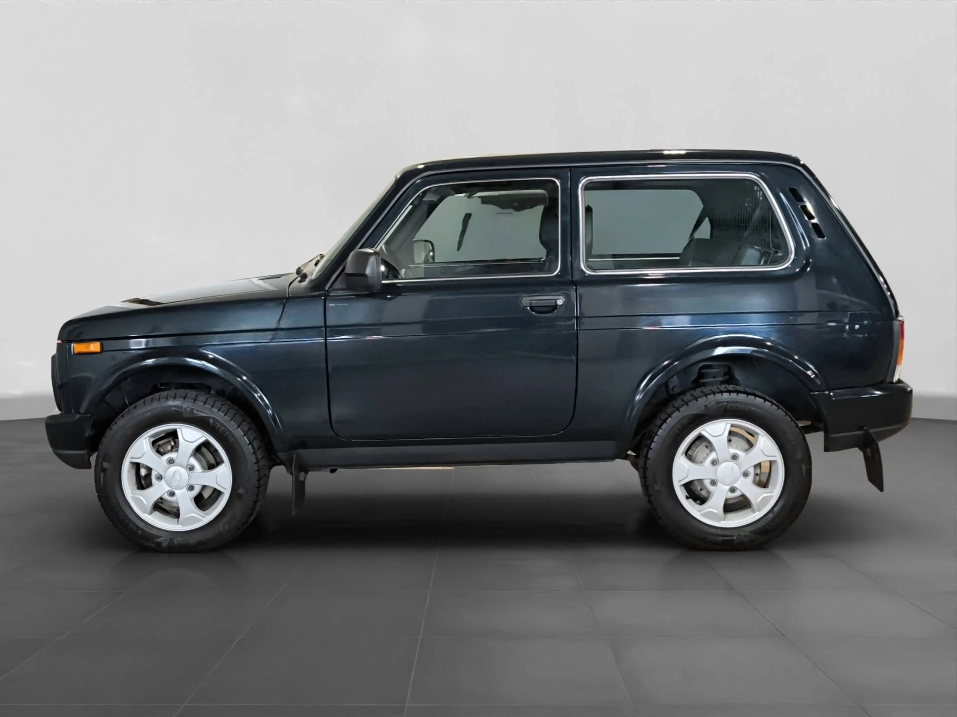 Lada Taiga Urban 4x4 *AHK*SHZ*Servo*4 Sitze*TÜV NEU*2. Hand — photo 6