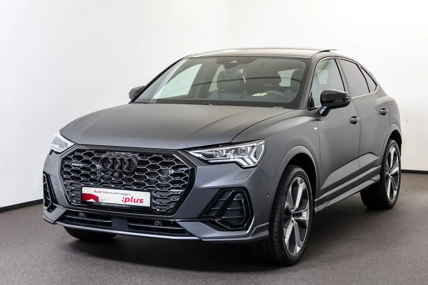 Audi Q3 S line 45 TFSI quattro S tronic Grau - 2