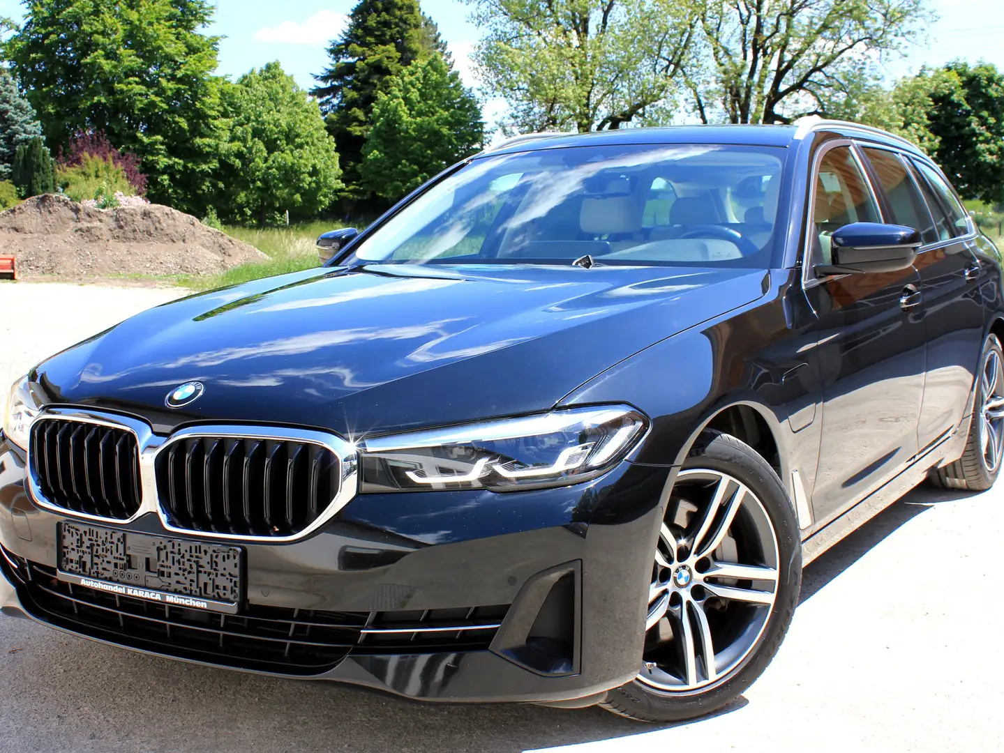 BMW 530 530e Touring Aut. Leder RFK Facelift LCI 1.Hand Schwarz - 1