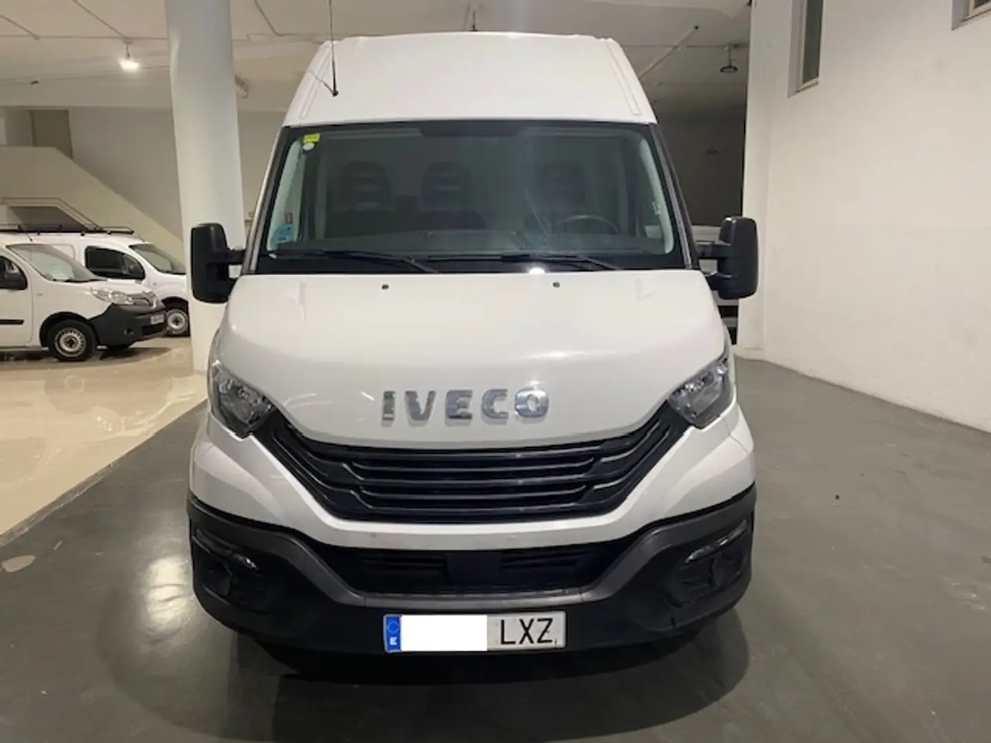 Iveco Daily Furgón 33S16 V 3520L H2 12.0 156 Blanc - 2