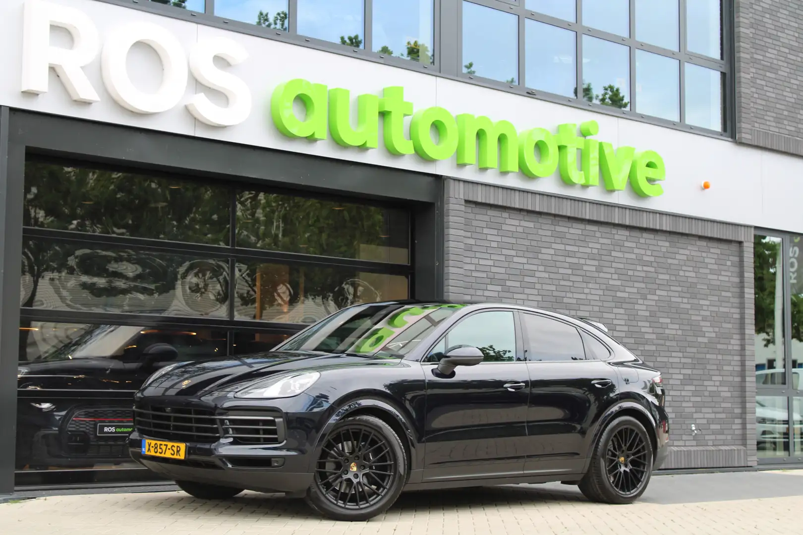 Porsche Cayenne Coupé 3.0 E-Hybrid Platinum Edition | BOSE | MEMOR Blauw - 1