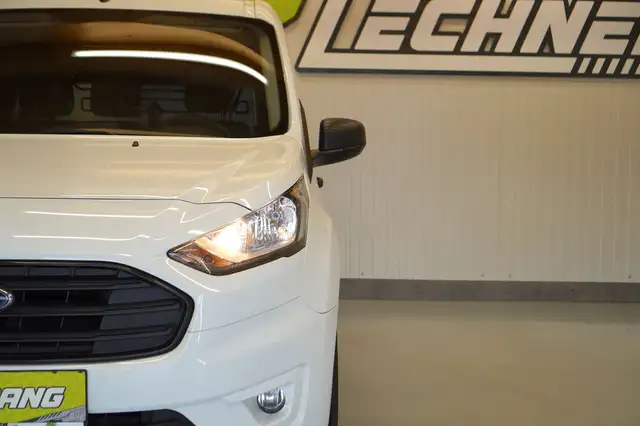 Ford Transit Connect view 10