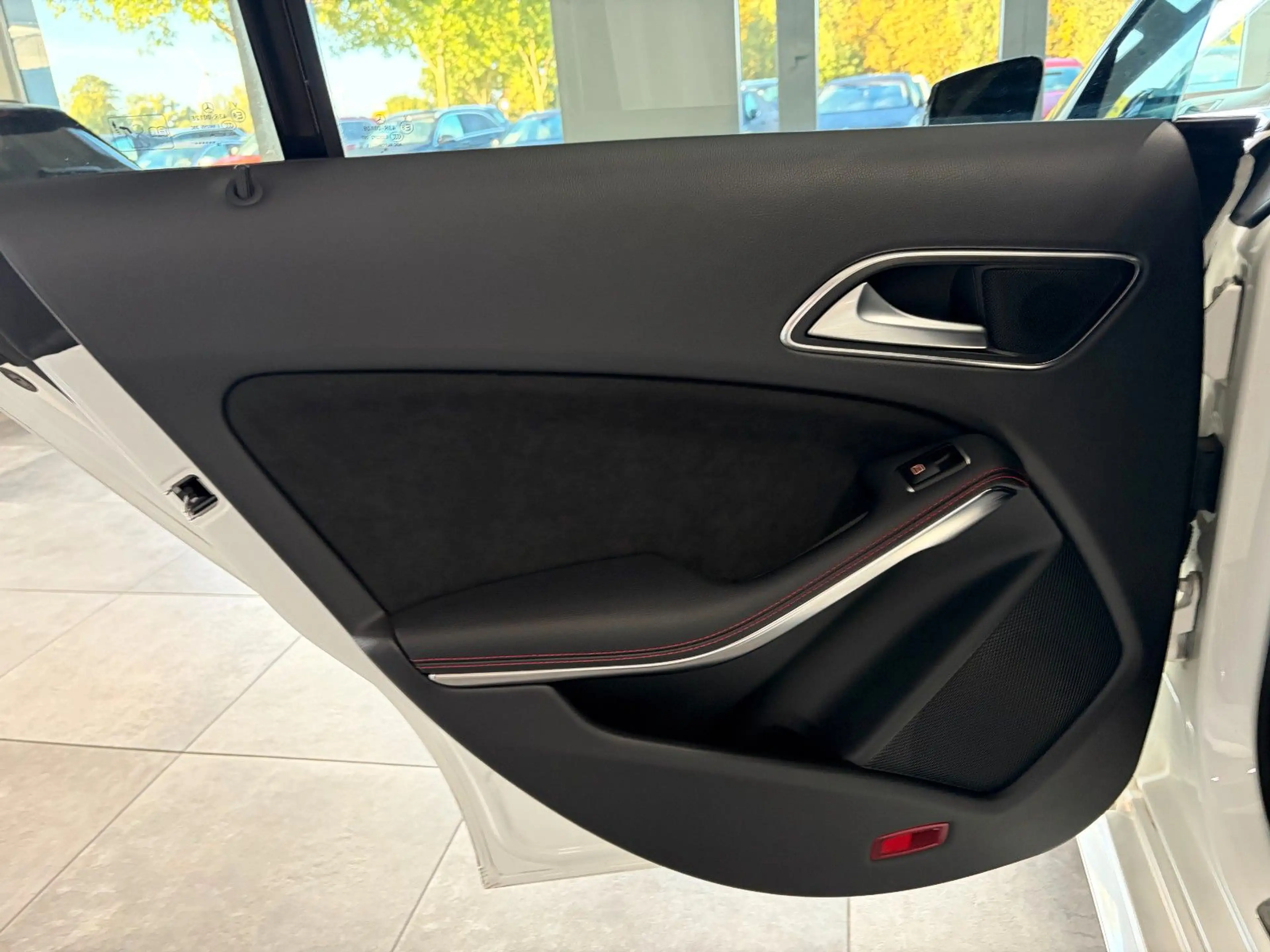 Mercedes-Benz CLA 220 *AMG*4M*Night*LED*Pano*H&K*Kamera* — photo 39