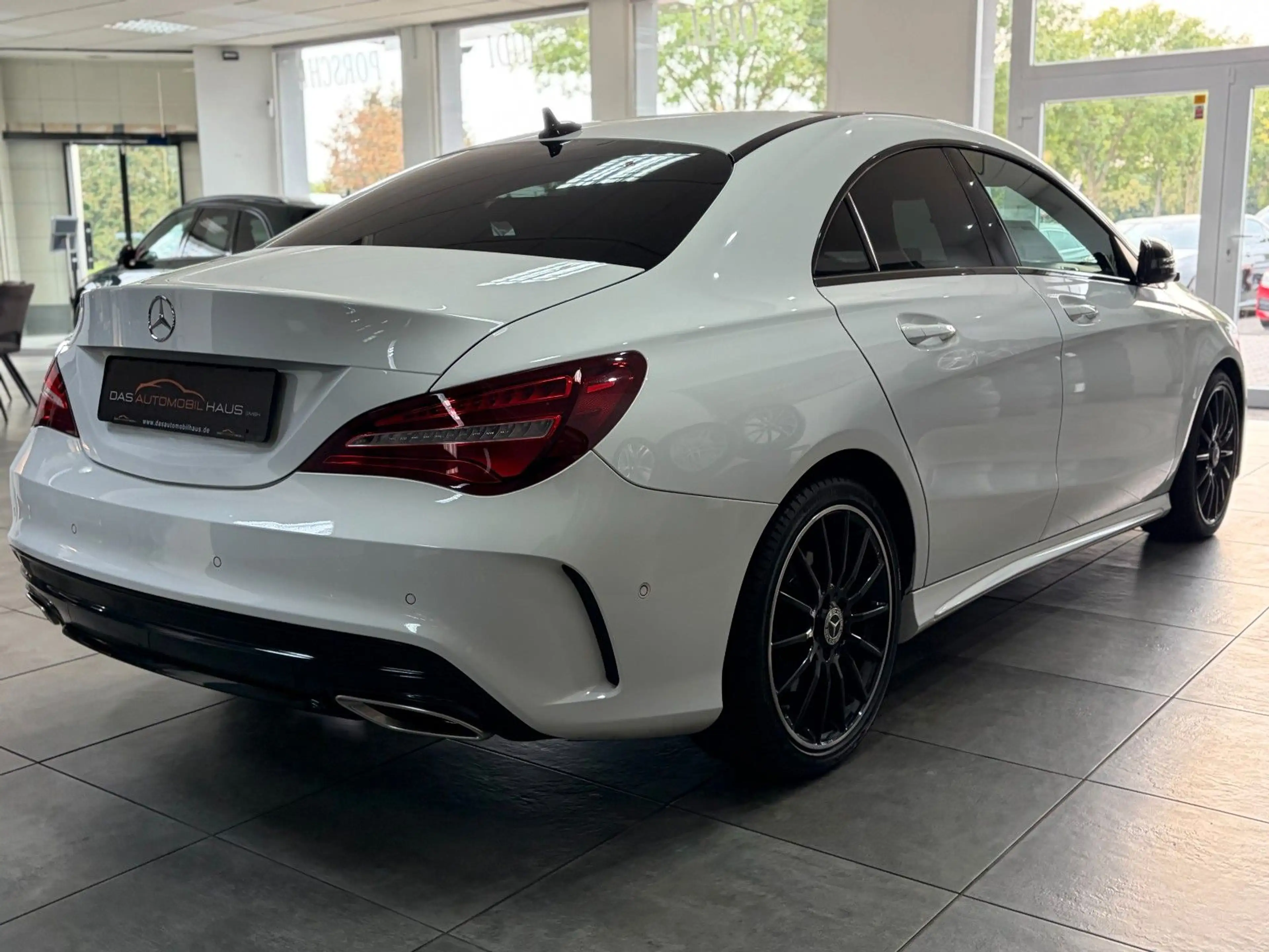 Mercedes-Benz CLA 220 *AMG*4M*Night*LED*Pano*H&K*Kamera* — photo 7