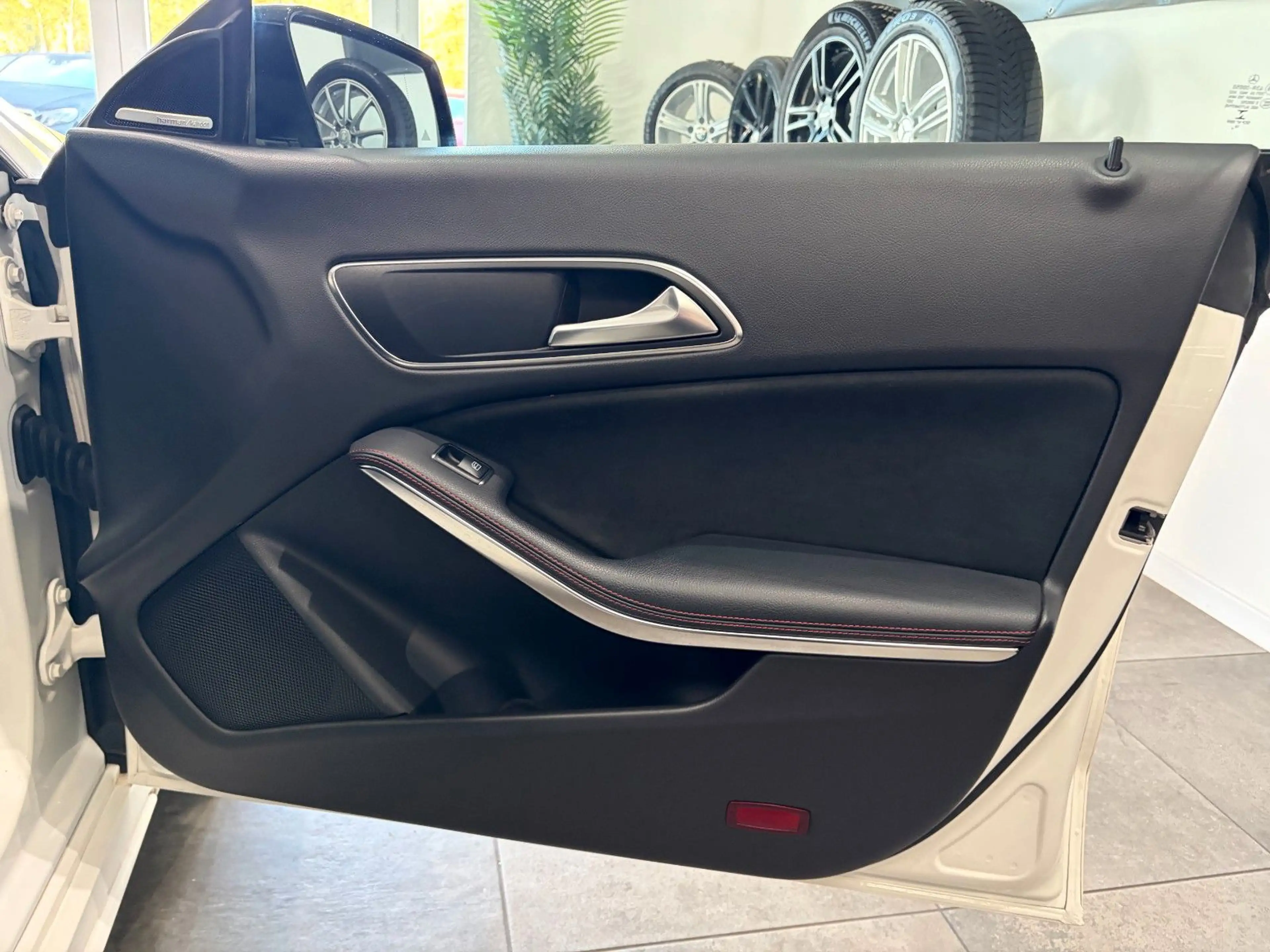 Mercedes-Benz CLA 220 *AMG*4M*Night*LED*Pano*H&K*Kamera* — photo 37