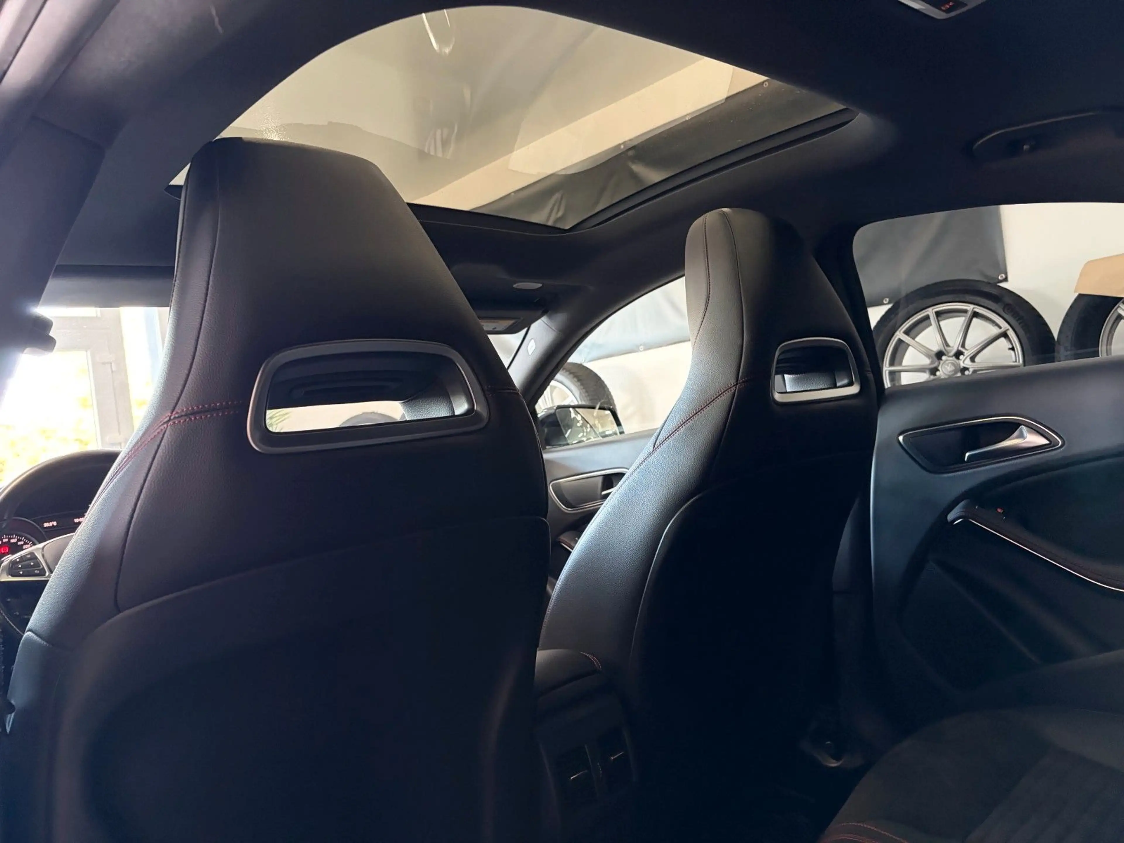 Mercedes-Benz CLA 220 *AMG*4M*Night*LED*Pano*H&K*Kamera* — photo 29