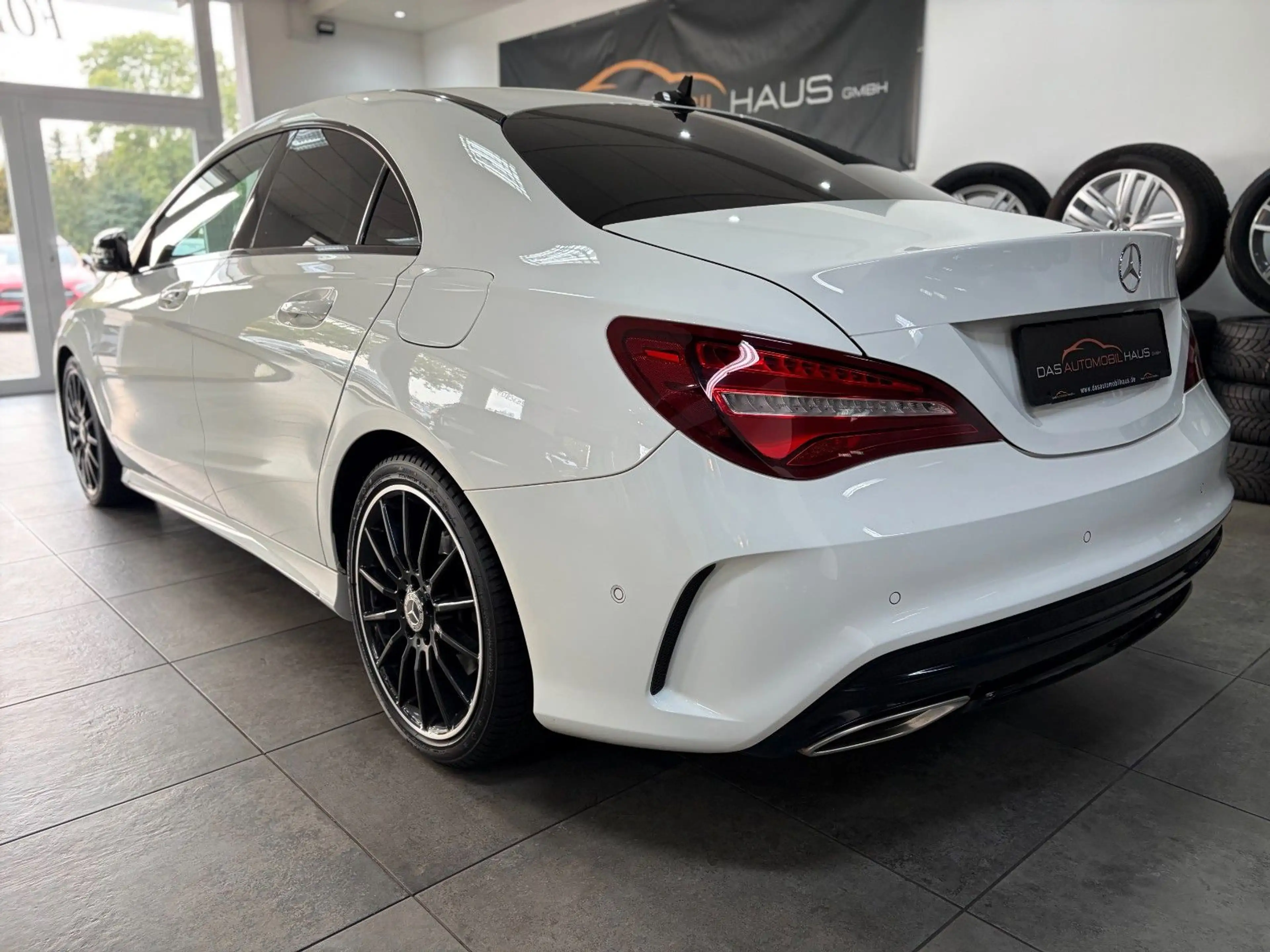 Mercedes-Benz CLA 220 *AMG*4M*Night*LED*Pano*H&K*Kamera* — photo 6