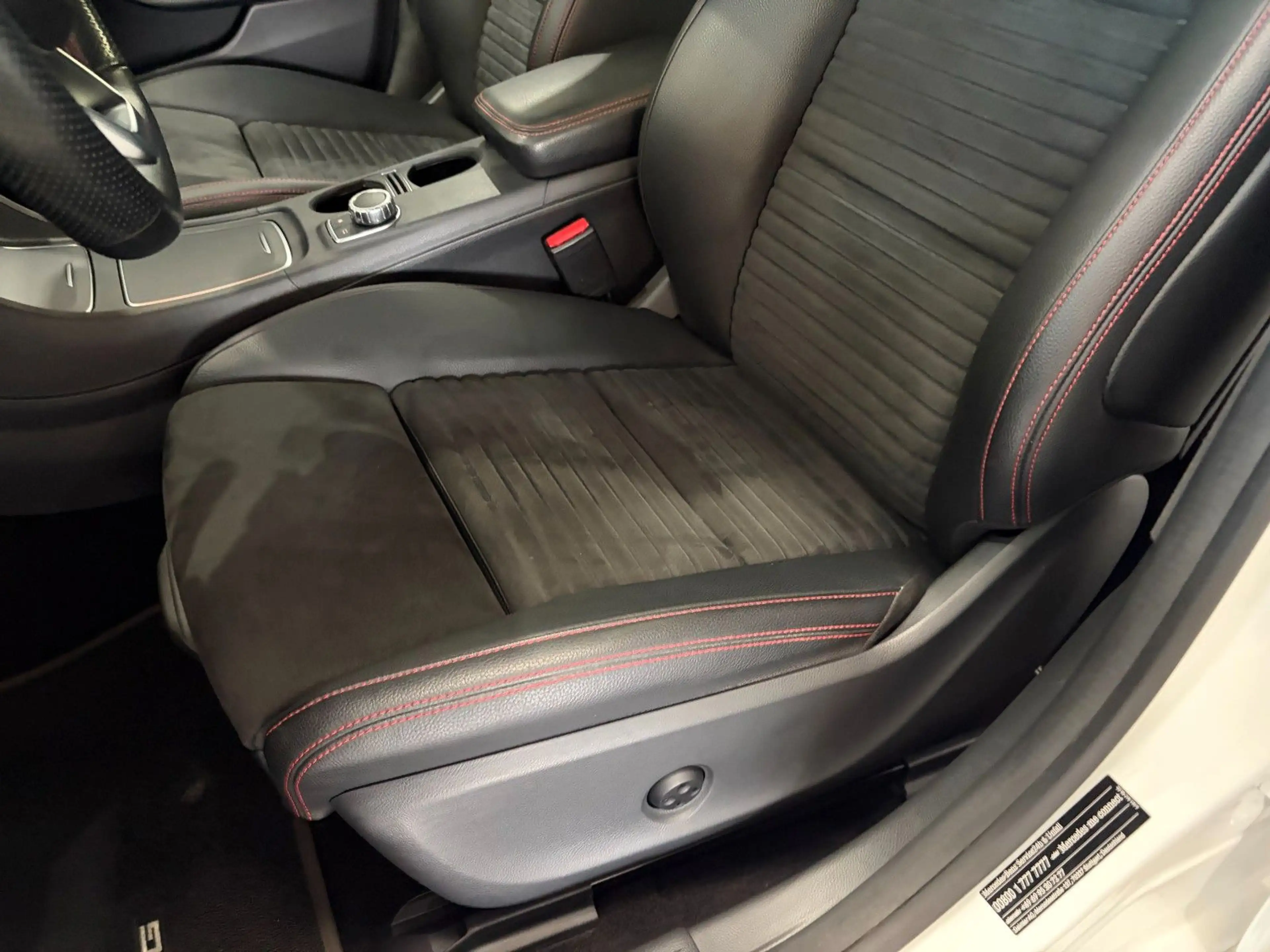Mercedes-Benz CLA 220 *AMG*4M*Night*LED*Pano*H&K*Kamera* — photo 26