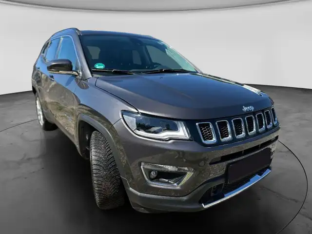 Jeep Compass view 3