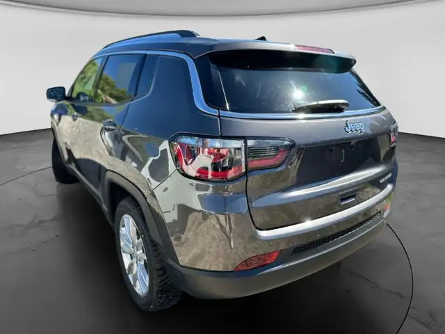 Jeep Compass view 5