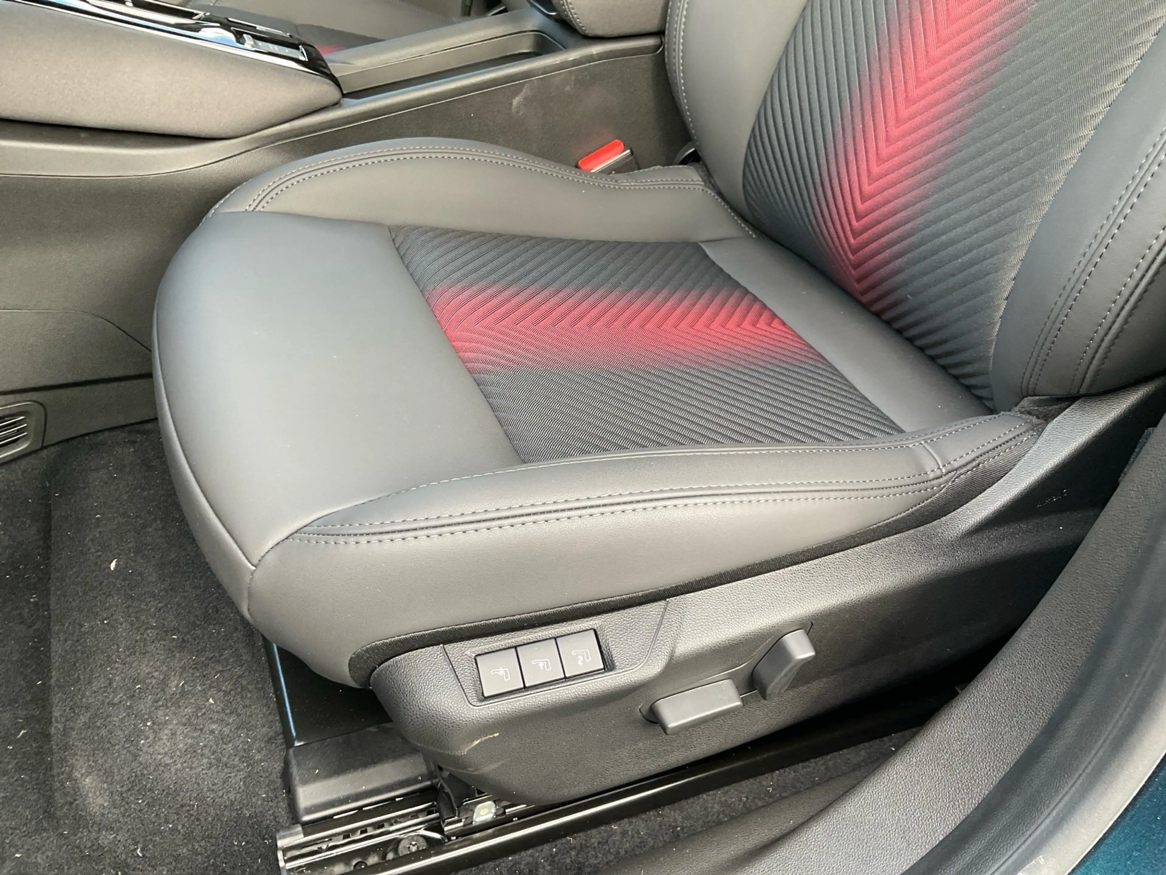 Alfa Romeo Junior 1.2 VGT Ibrida 48V- W Ti AUT Kam. KeyLess — photo 8