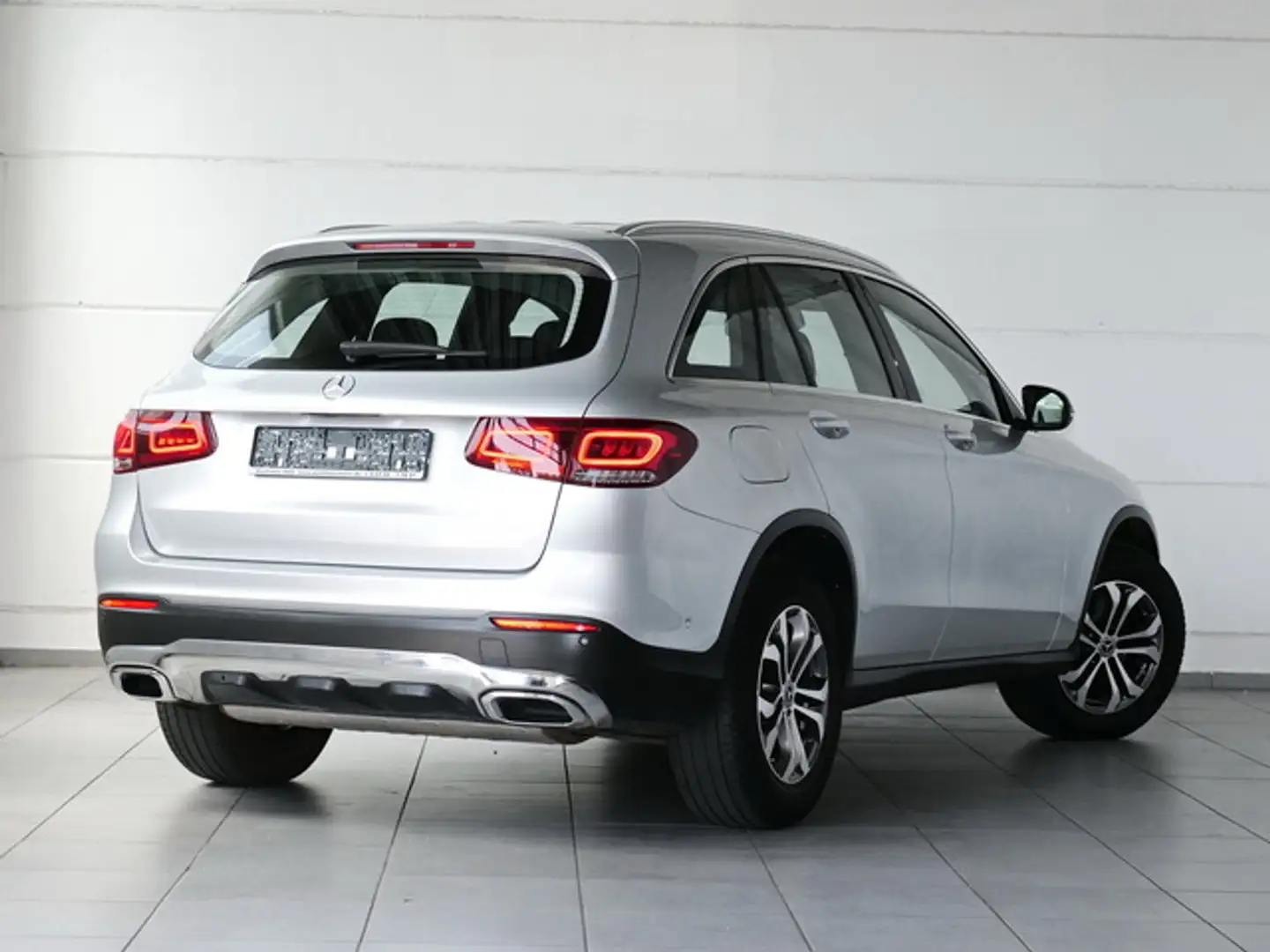 Mercedes-Benz GLC 200 4M Pano Busin. el. Klappe Navi  Led HP Plateado - 2