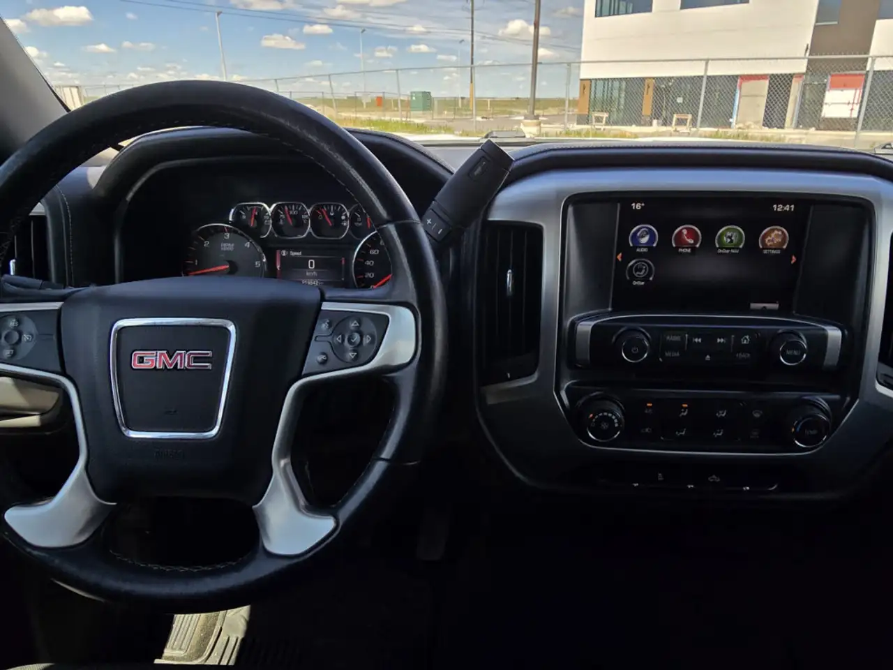 GMC Sierra 1500 photo GMC Sierra 1500
