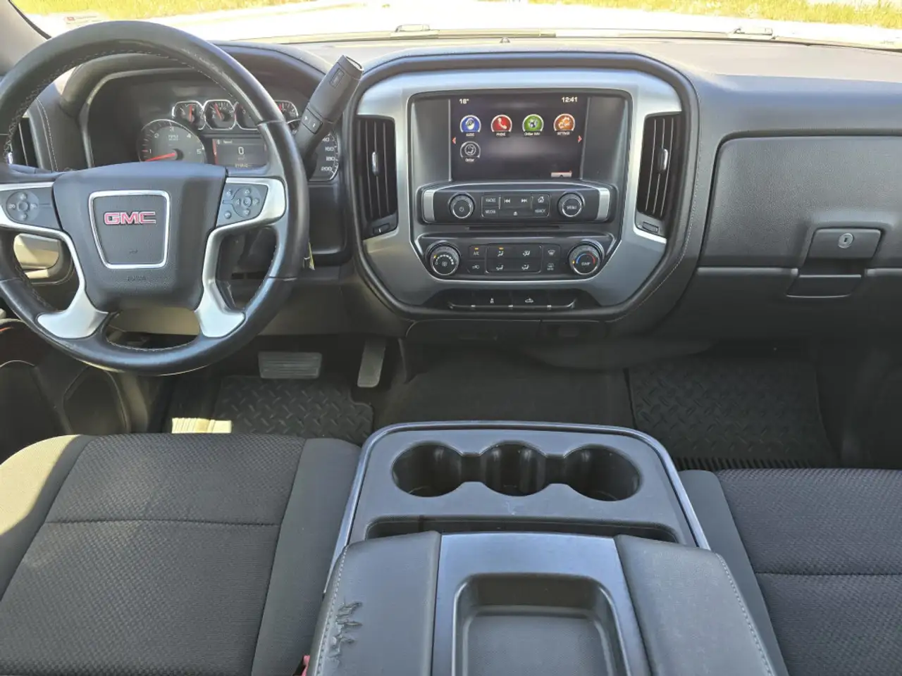 GMC Sierra 1500 photo GMC Sierra 1500