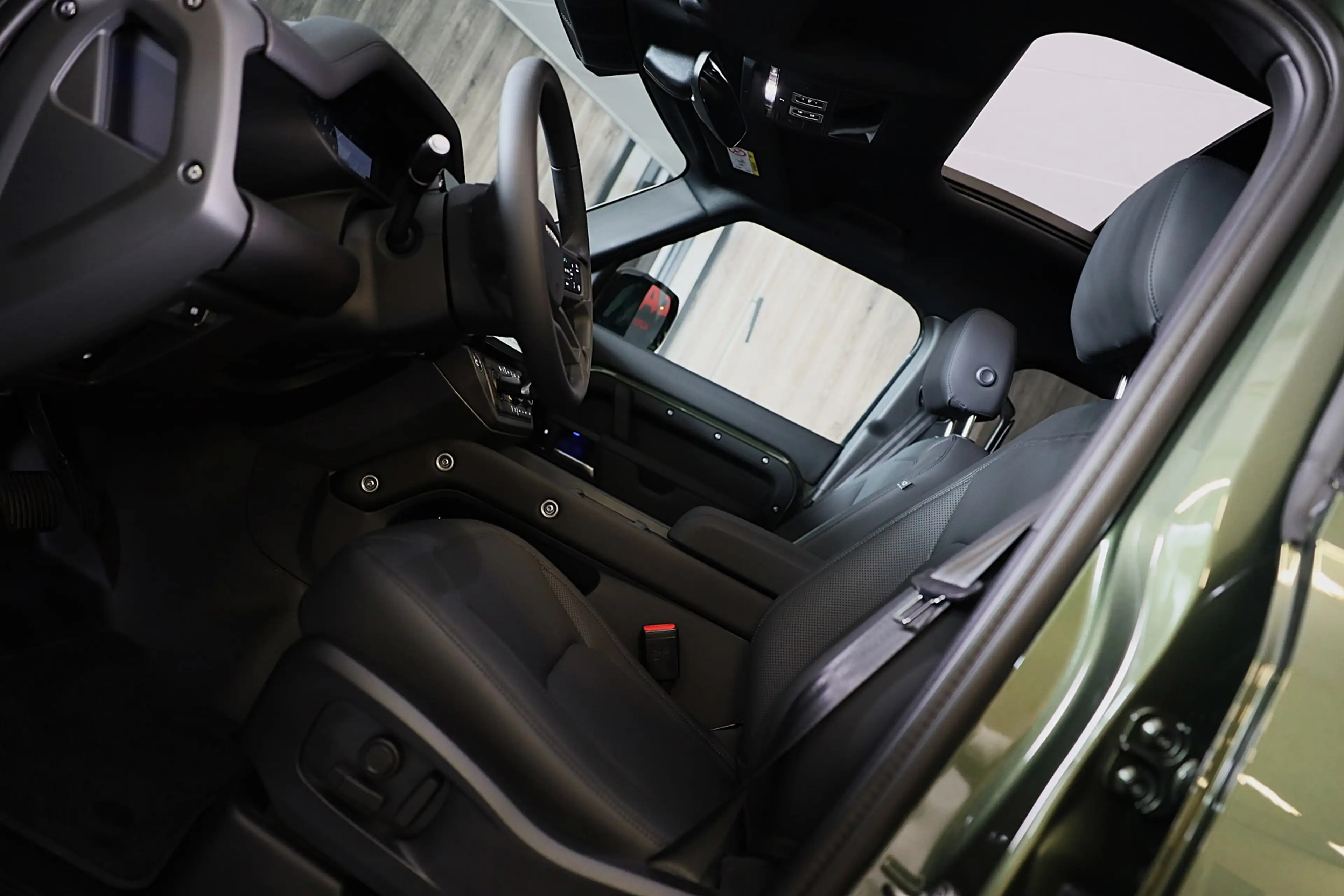 Land Rover Defender 110 2.0 P300e 110 X-Dynamic SE FACELIFT / Memory / — photo 7