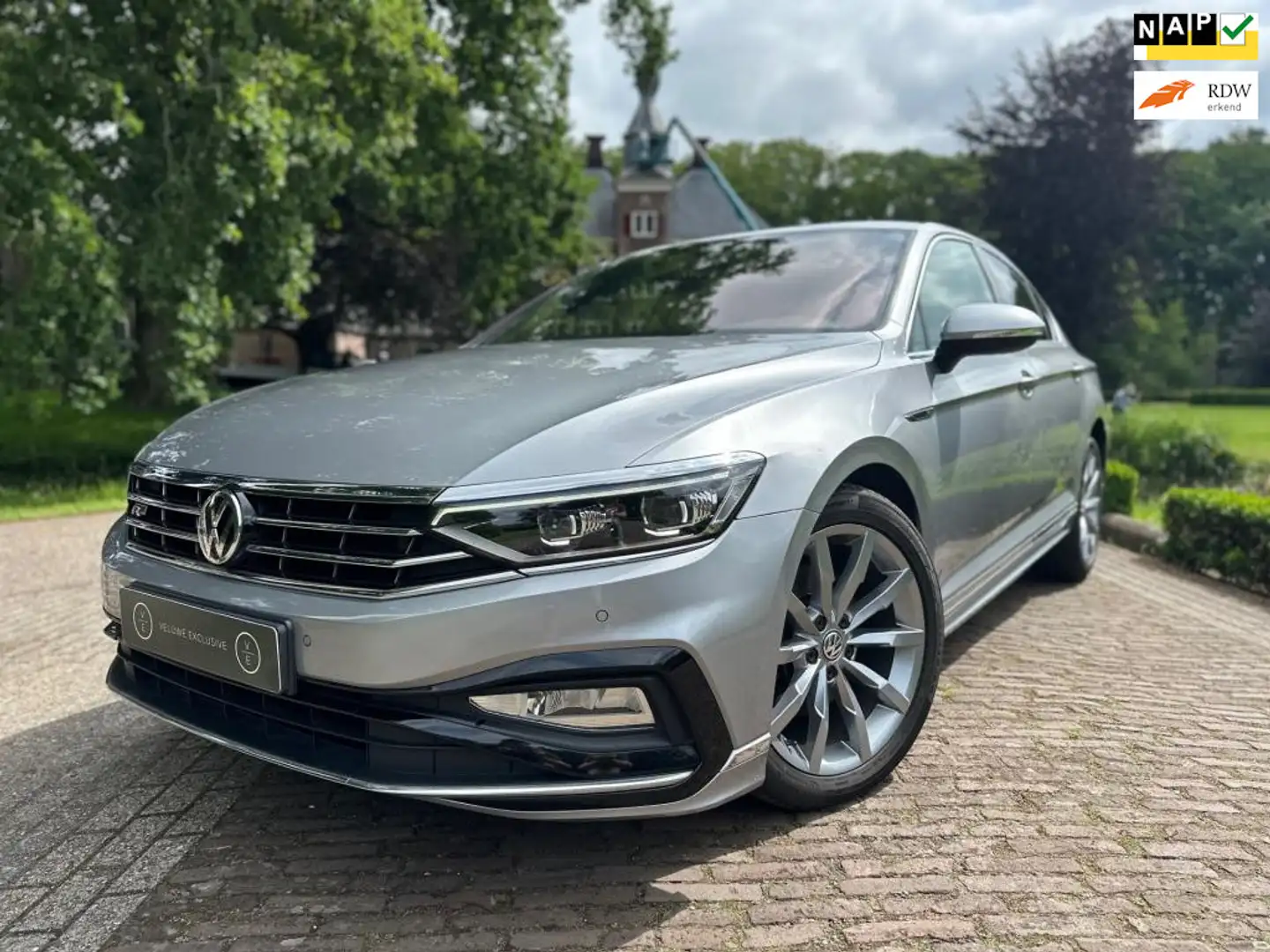 Volkswagen Passat 1.5 TSI | Business R-Line | LED | Camera | Leder | Grigio - 1