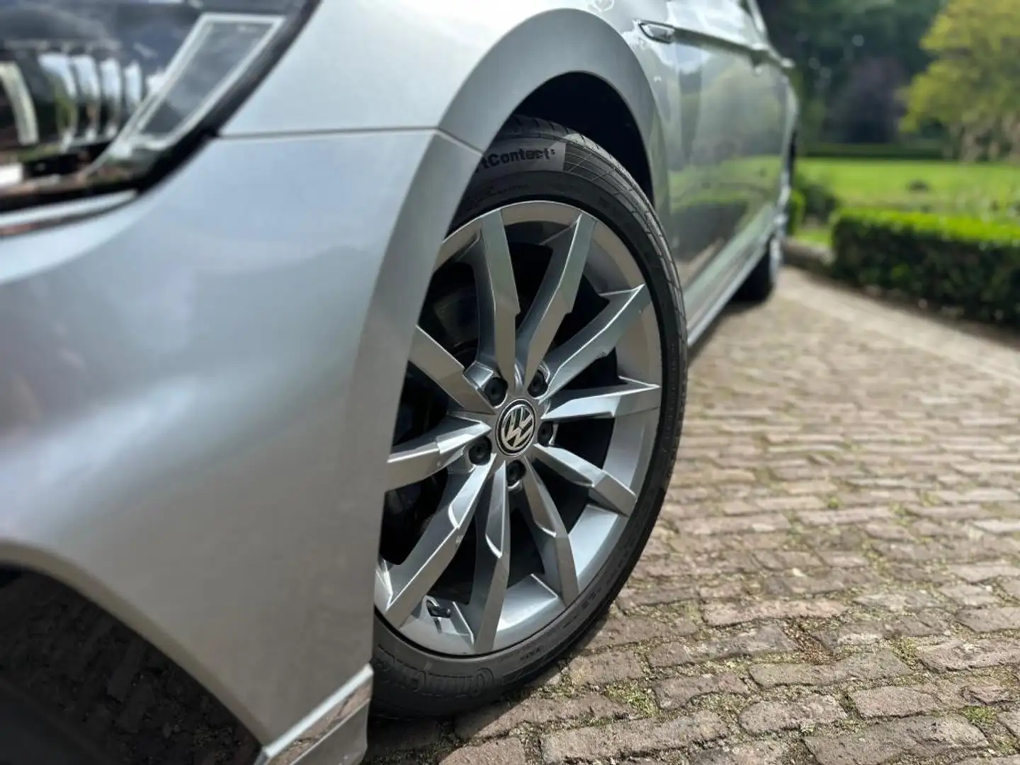 Volkswagen Passat 1.5 TSI | Business R-Line | LED | Camera | Leder | Grigio - 2