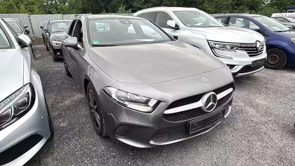 Mercedes-Benz A 180