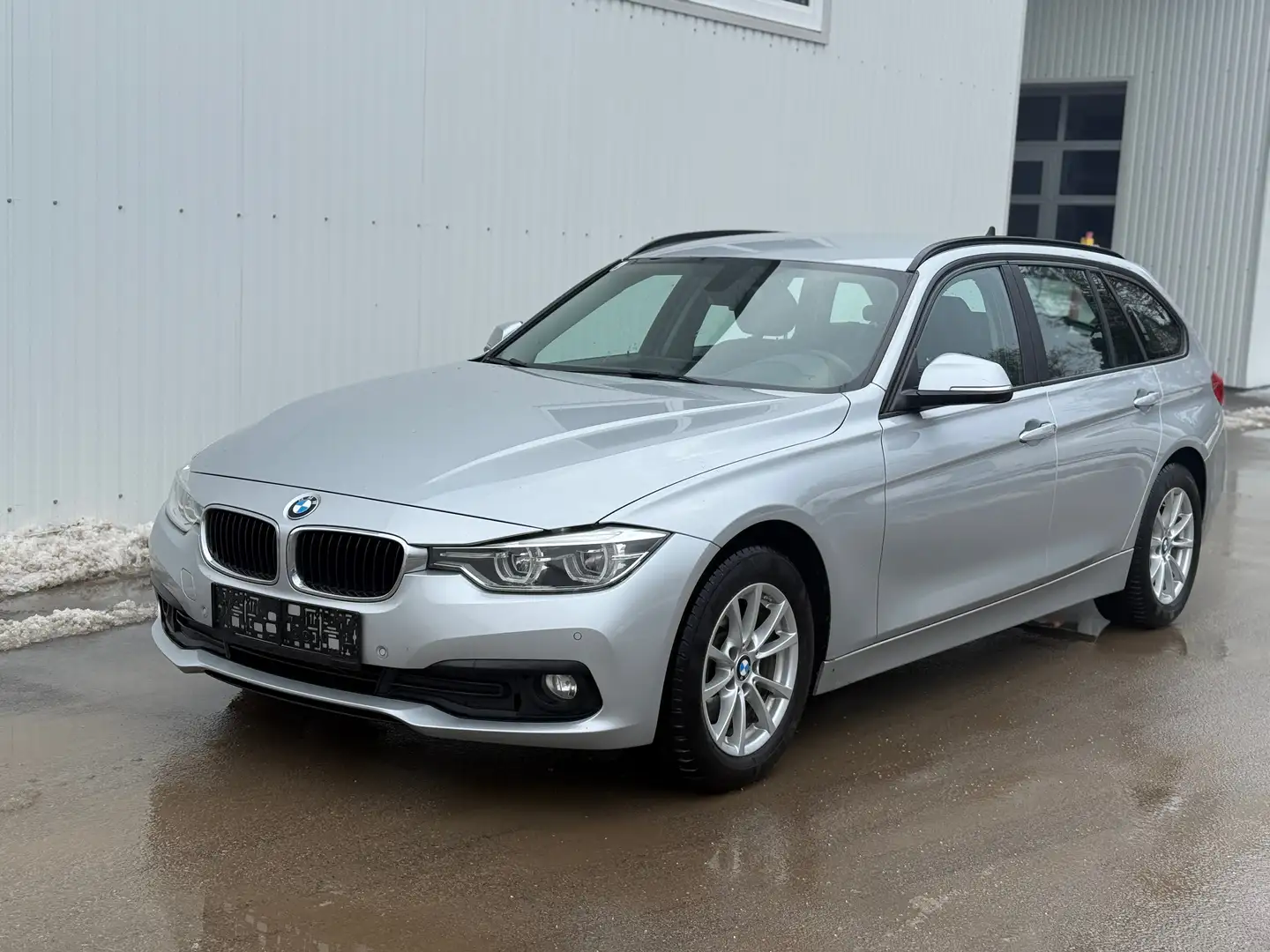 BMW 320 *LCI*PDC*Navi*Sitzhzg* Silber - 1