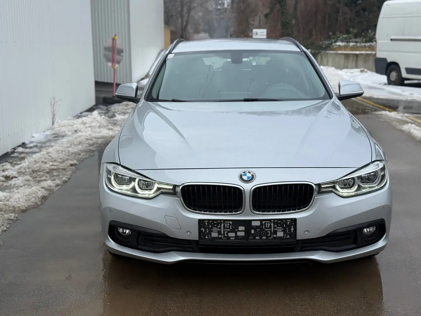 BMW 320 *LCI*PDC*Navi*Sitzhzg* Silber - 2