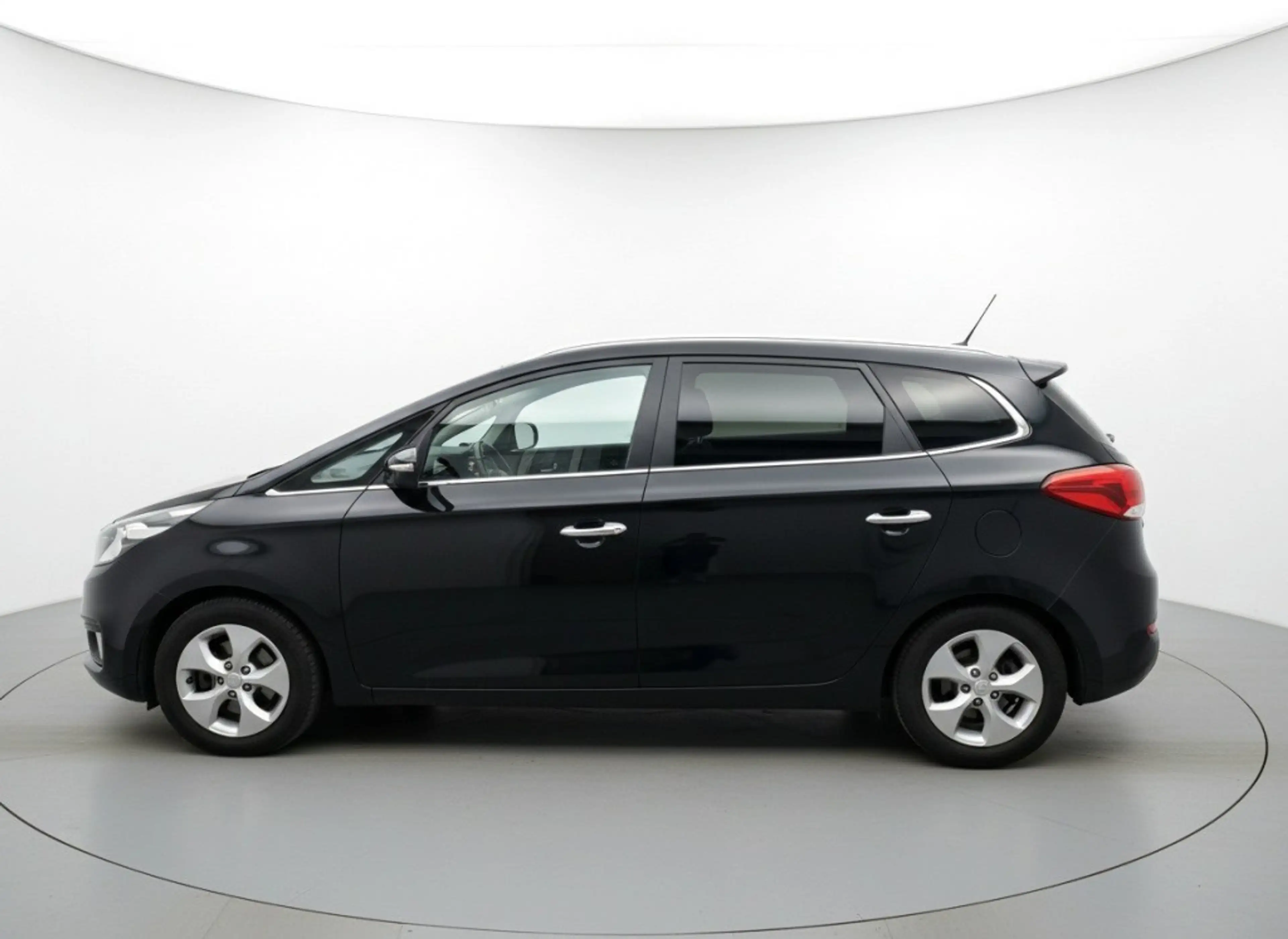 Kia Carens 1.6 GDI BNS PACK, Cruise, Camera, Navi — photo 5