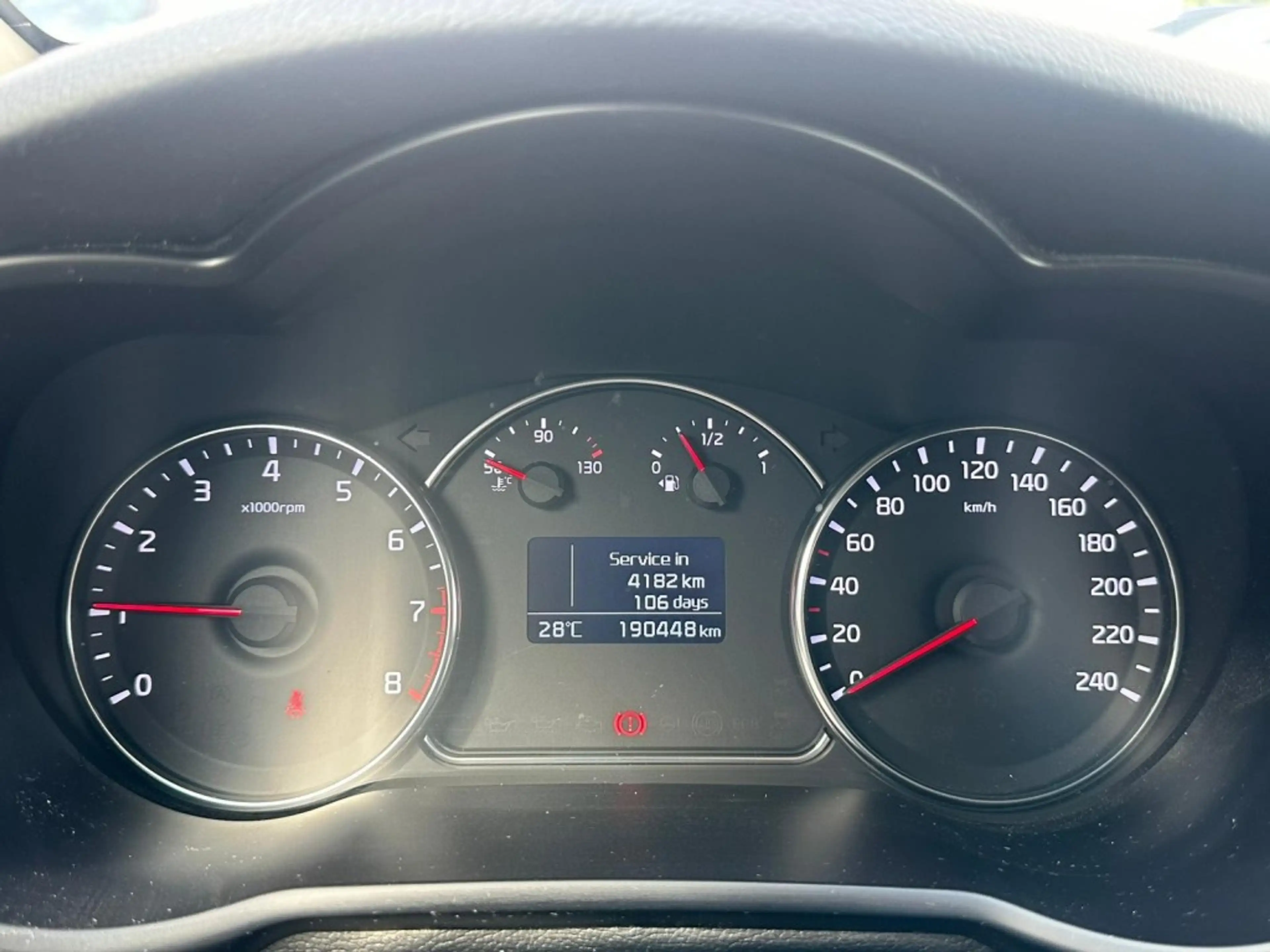 Kia Carens 1.6 GDI BNS PACK, Cruise, Camera, Navi — photo 11