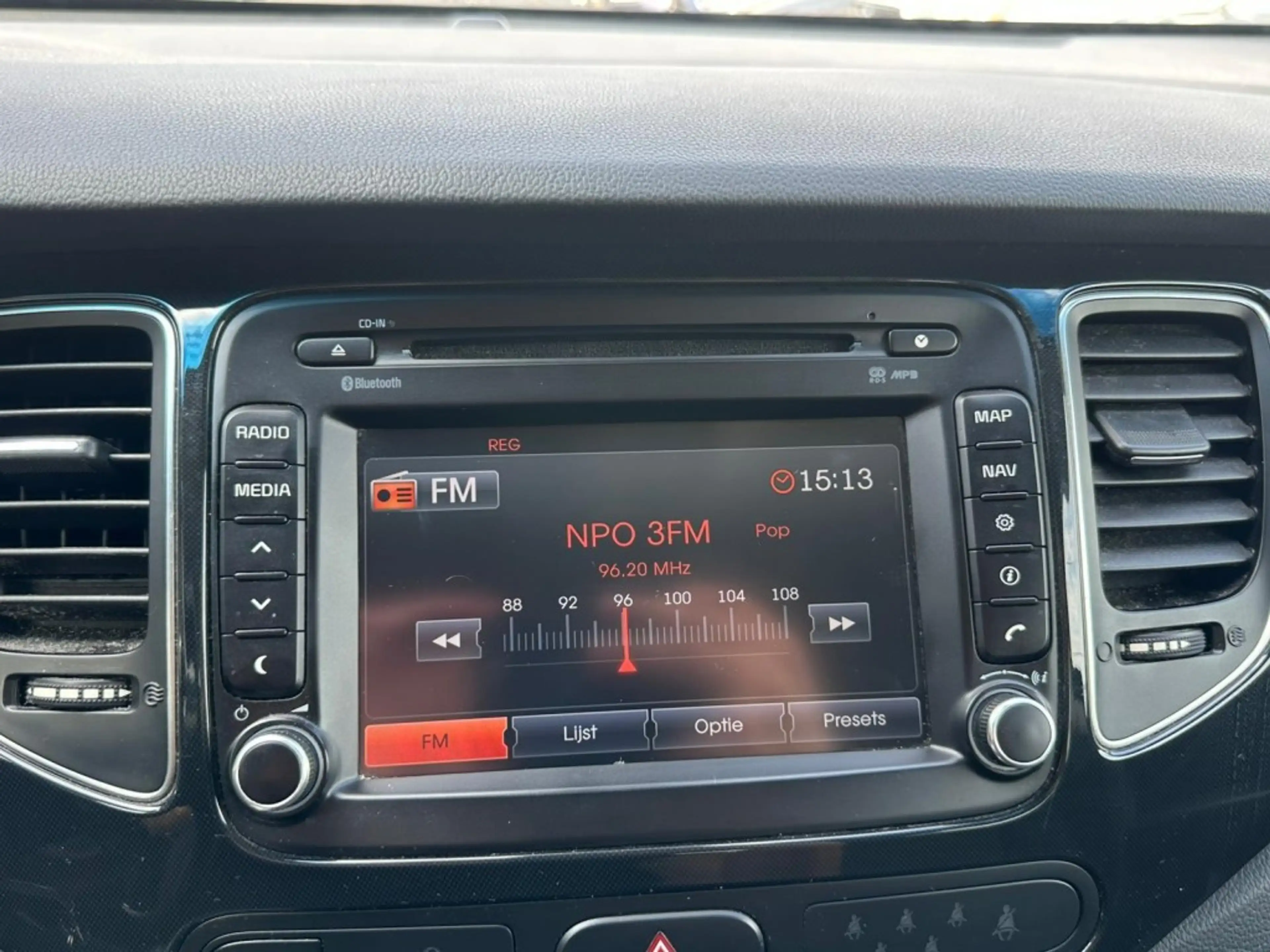 Kia Carens 1.6 GDI BNS PACK, Cruise, Camera, Navi — photo 16