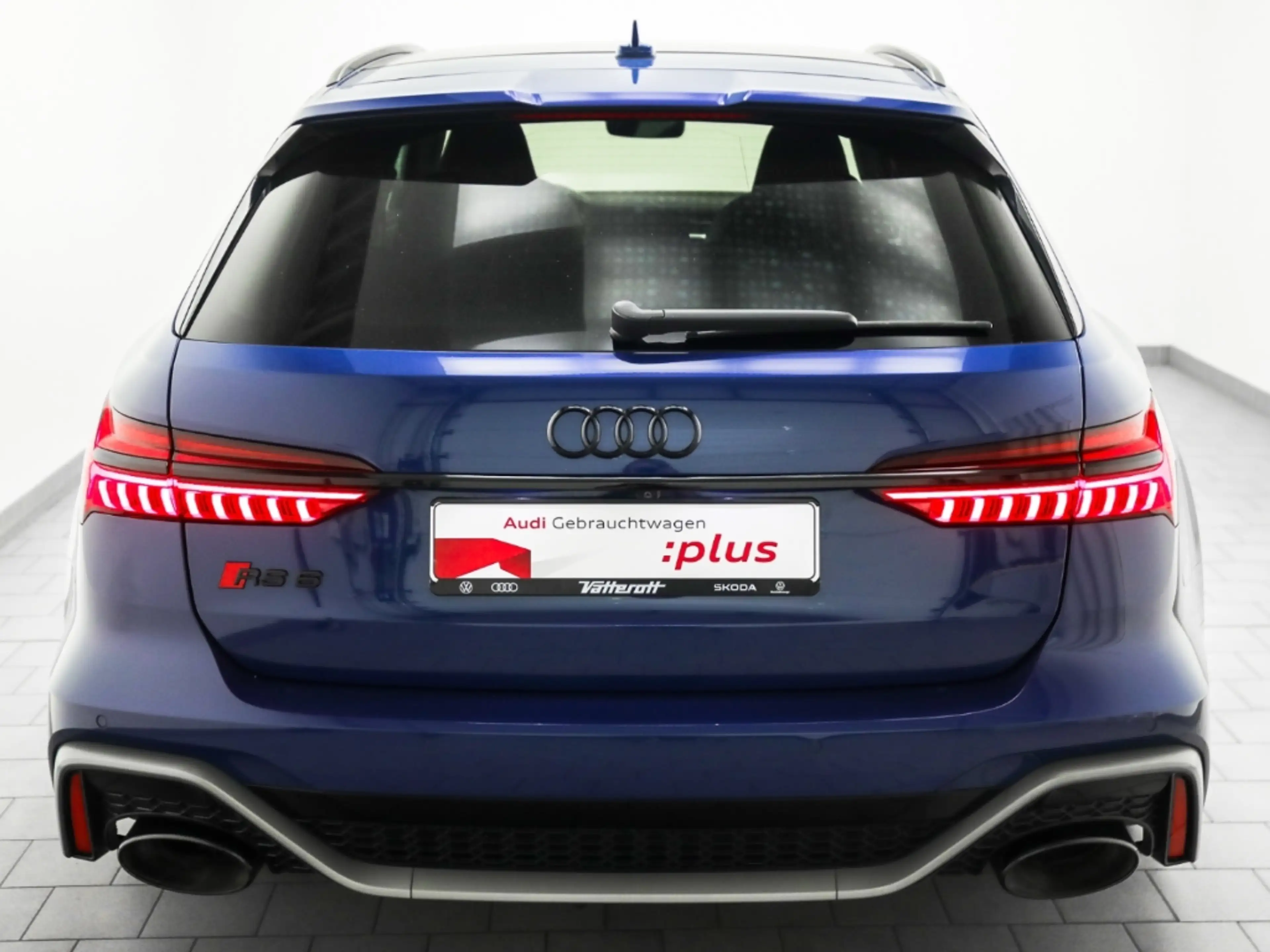 Audi RS6 Avant performance AHK Pano Keramik B&O Laser — photo 4