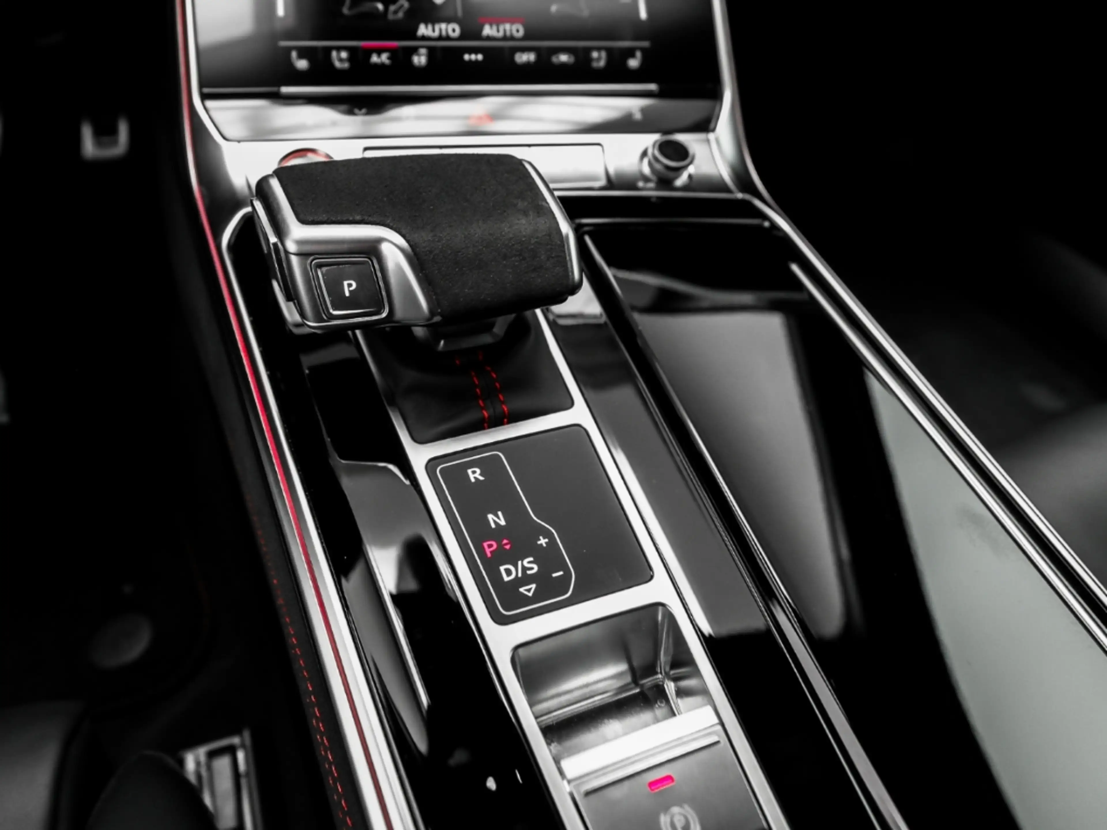 Audi RS6 Avant performance AHK Pano Keramik B&O Laser — photo 15