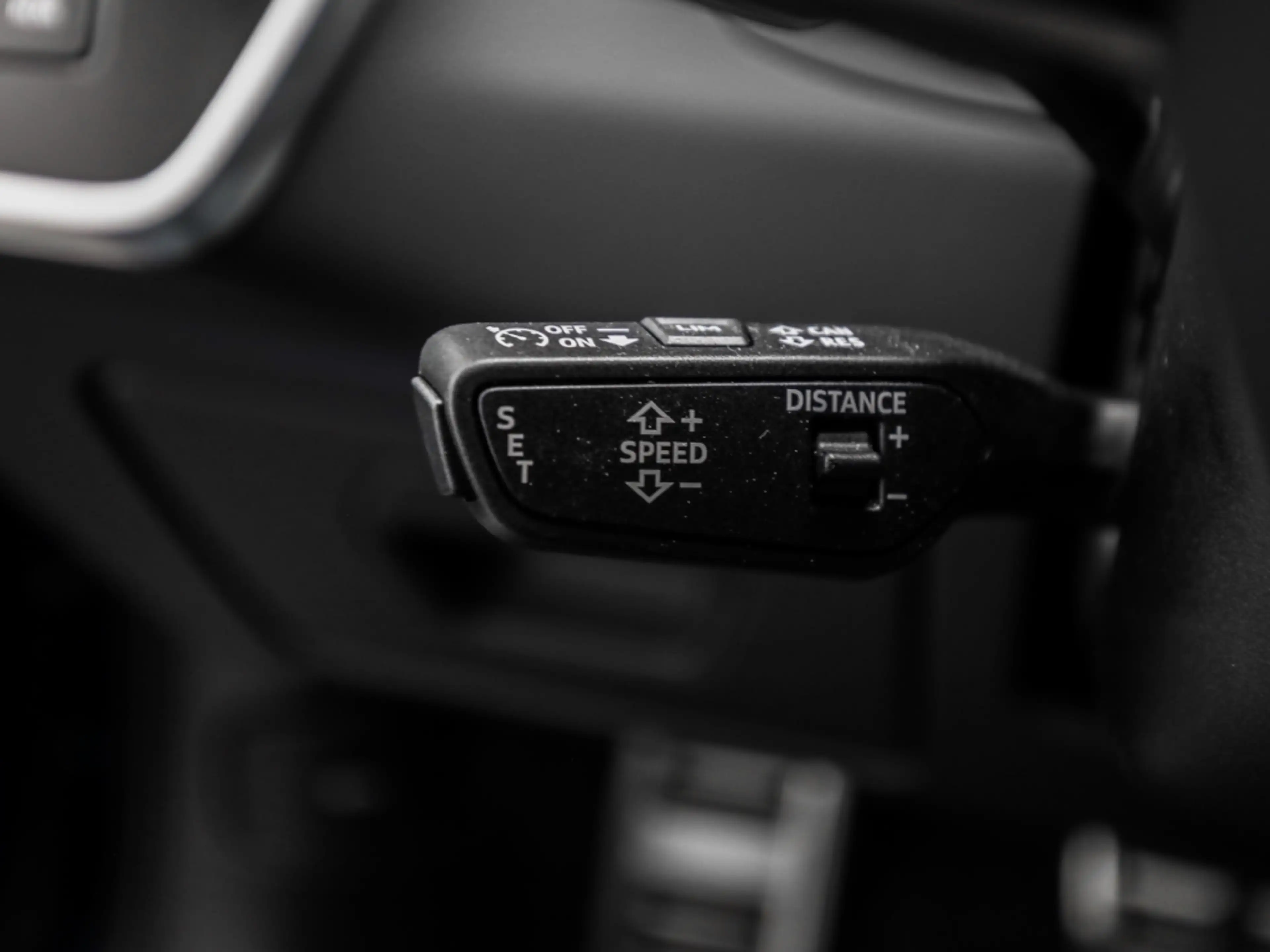 Audi RS6 Avant performance AHK Pano Keramik B&O Laser — photo 11