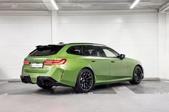 BMW M5 view 7
