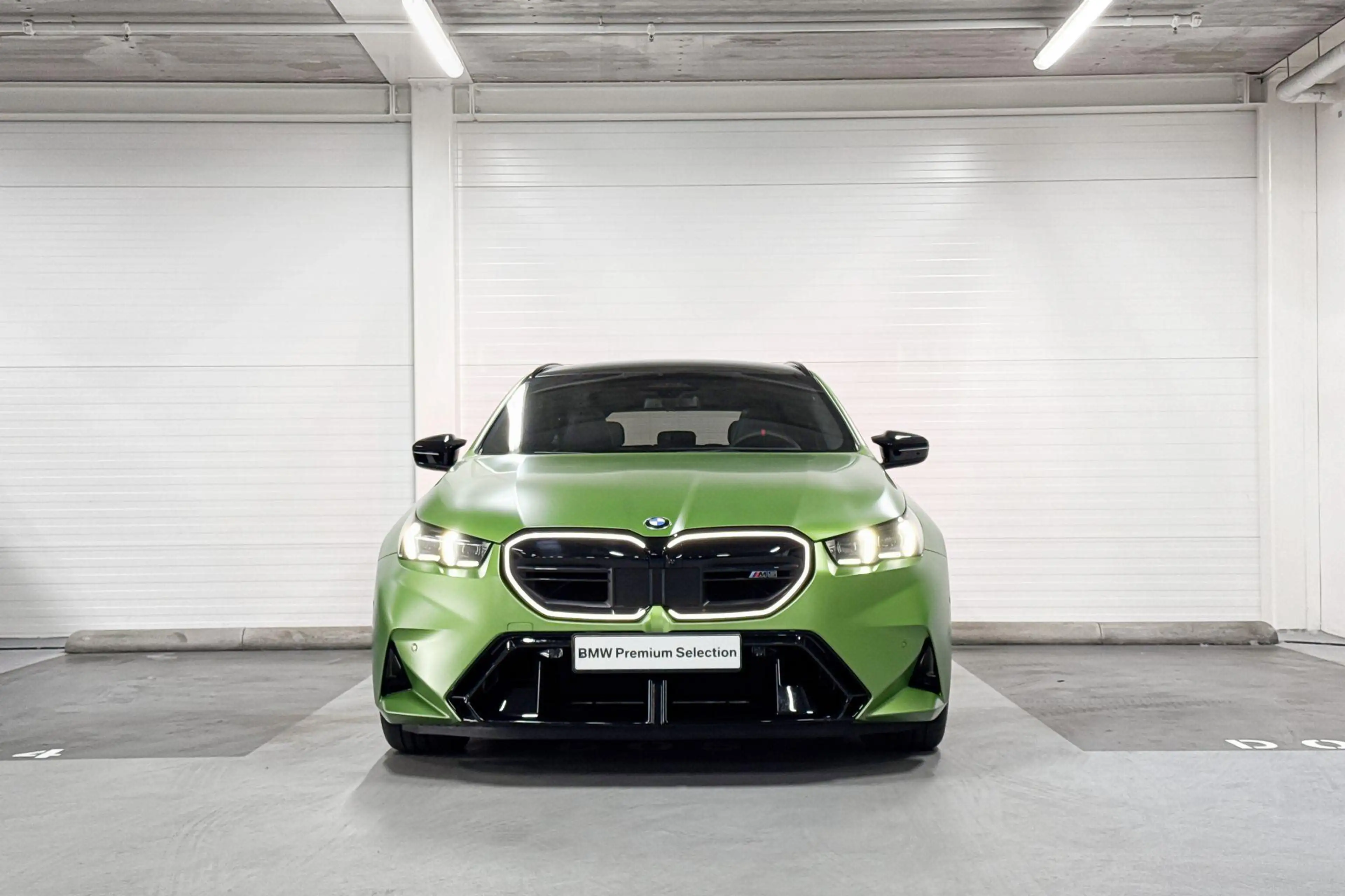 BMW M5 Touring Individual Frozen Tampa Bay Green | M Driv — photo 6