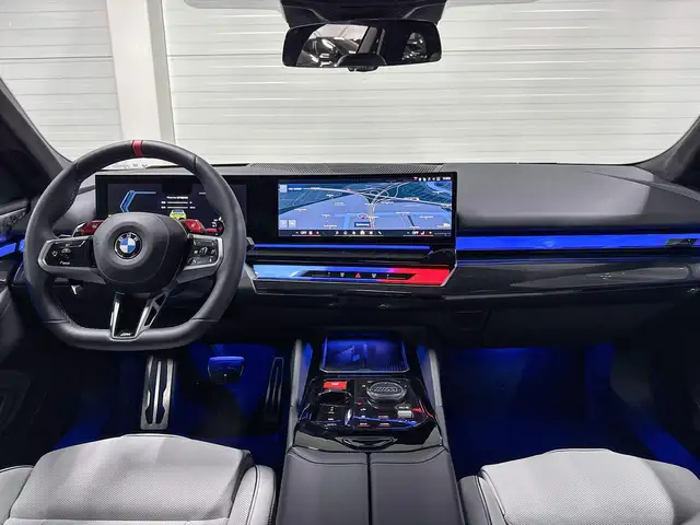 BMW M5 view 12