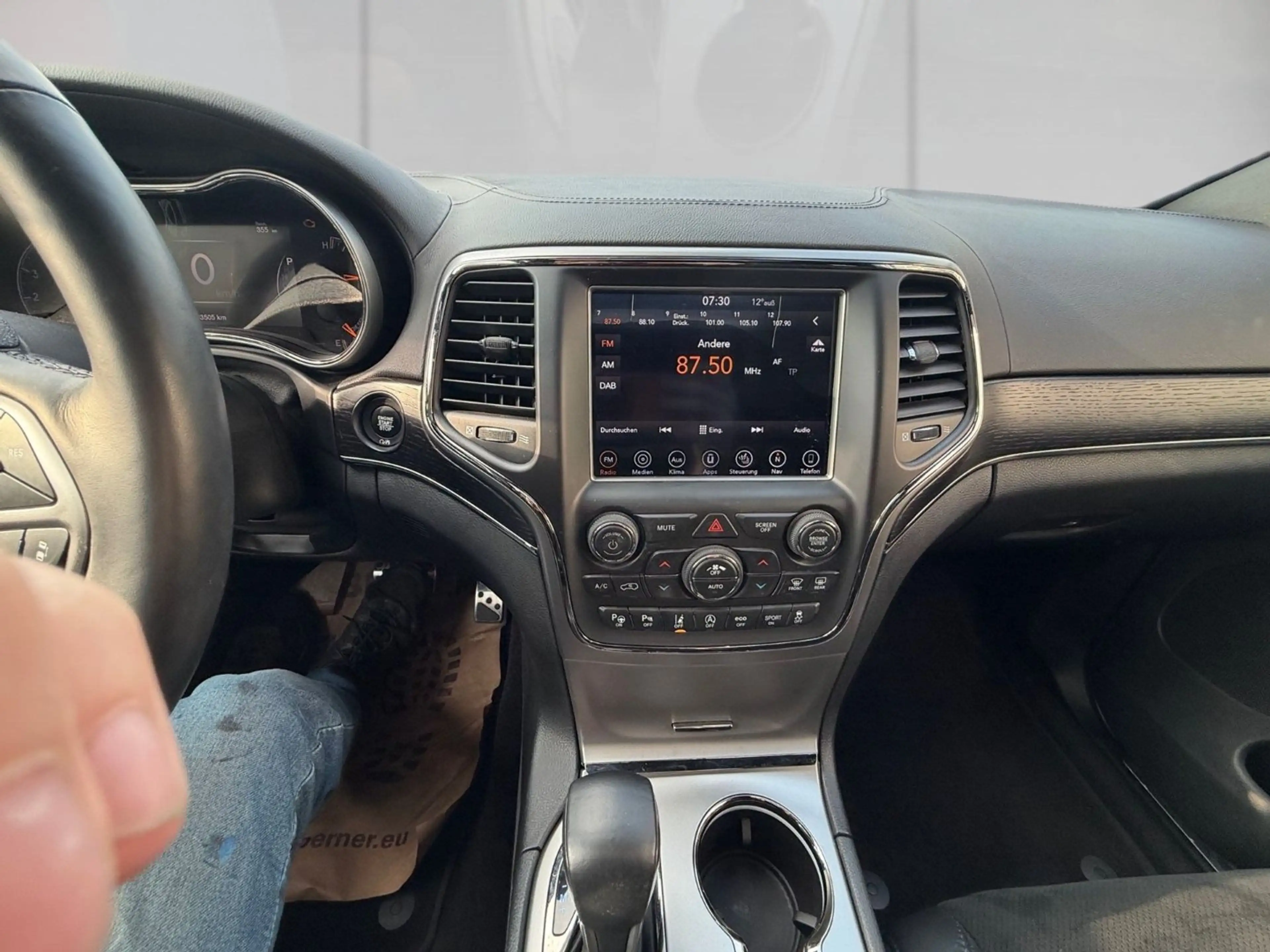 Jeep Grand Cherokee 3.0 CRD Overland — photo 9