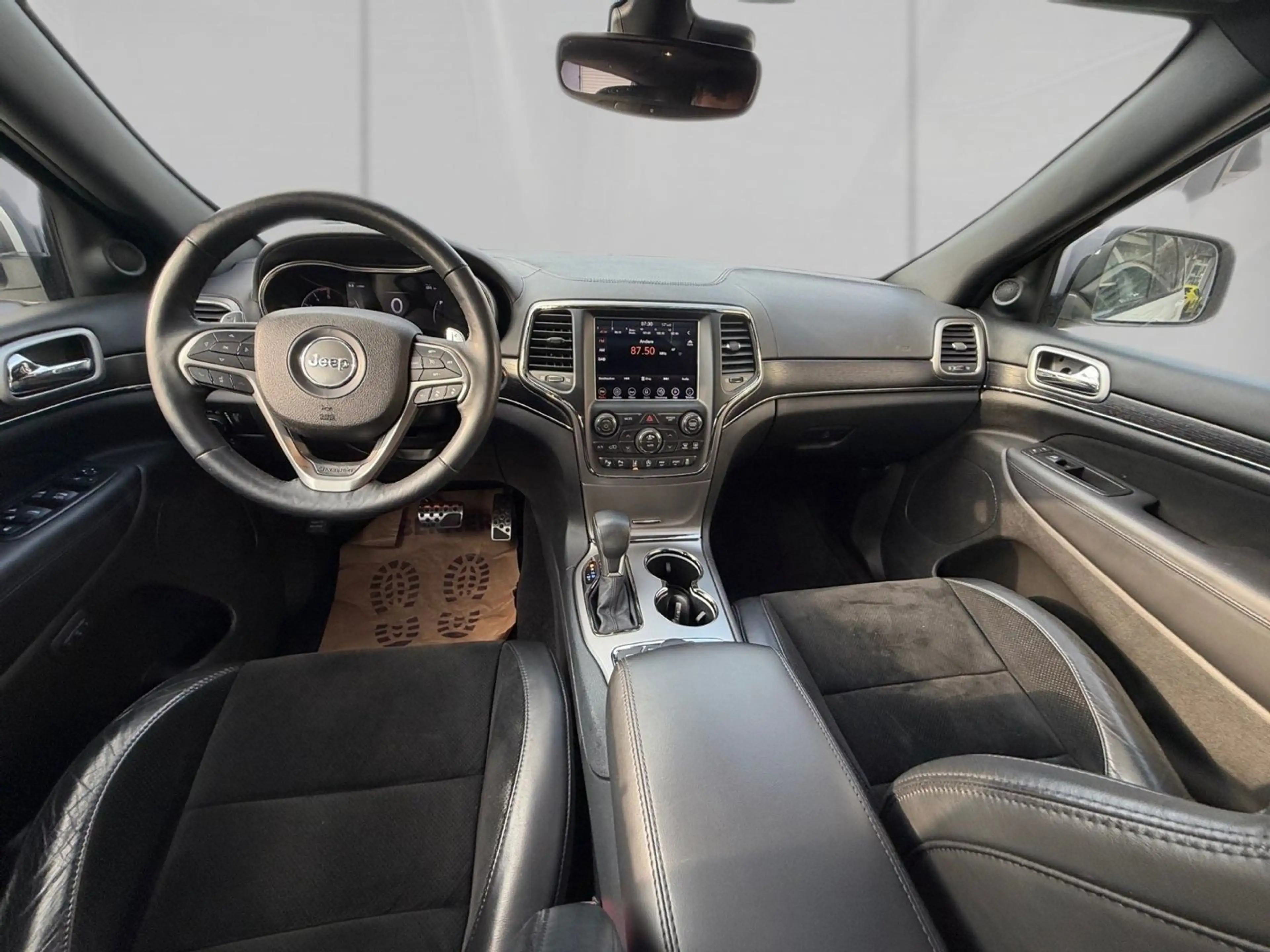 Jeep Grand Cherokee 3.0 CRD Overland — photo 10