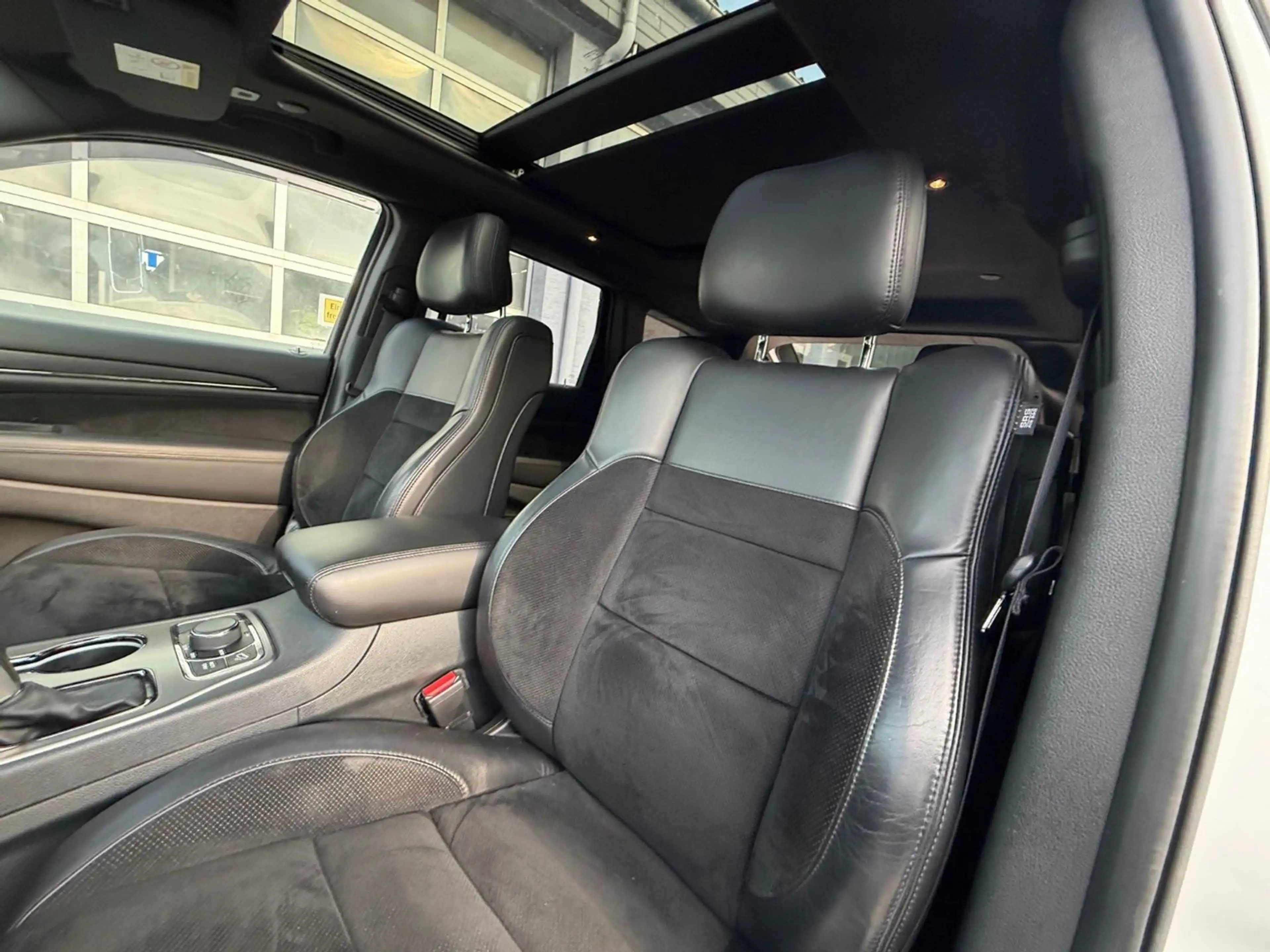 Jeep Grand Cherokee 3.0 CRD Overland — photo 13
