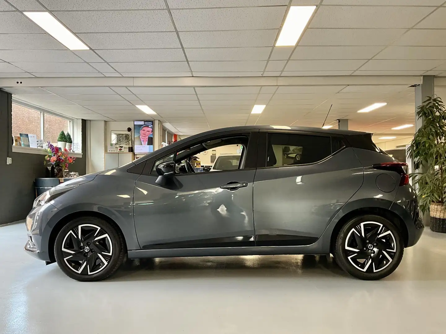 Nissan Micra 1.0 IG-T N-Design ** RIJKLAARPRIJS ** Grau - 2
