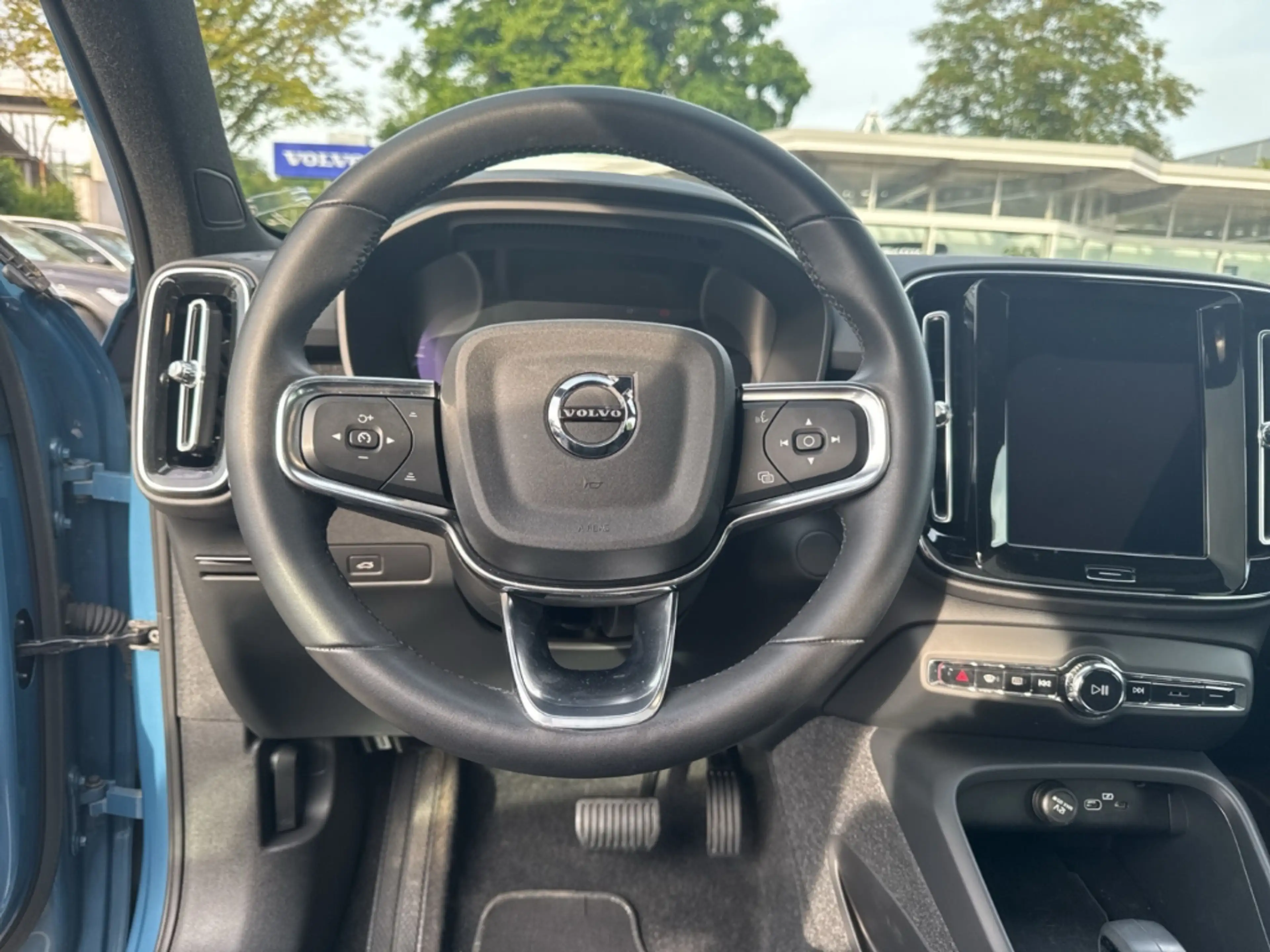 Volvo C40 Ultimate Recharge Pure Electric AWD StandHZG AHK P — photo 14