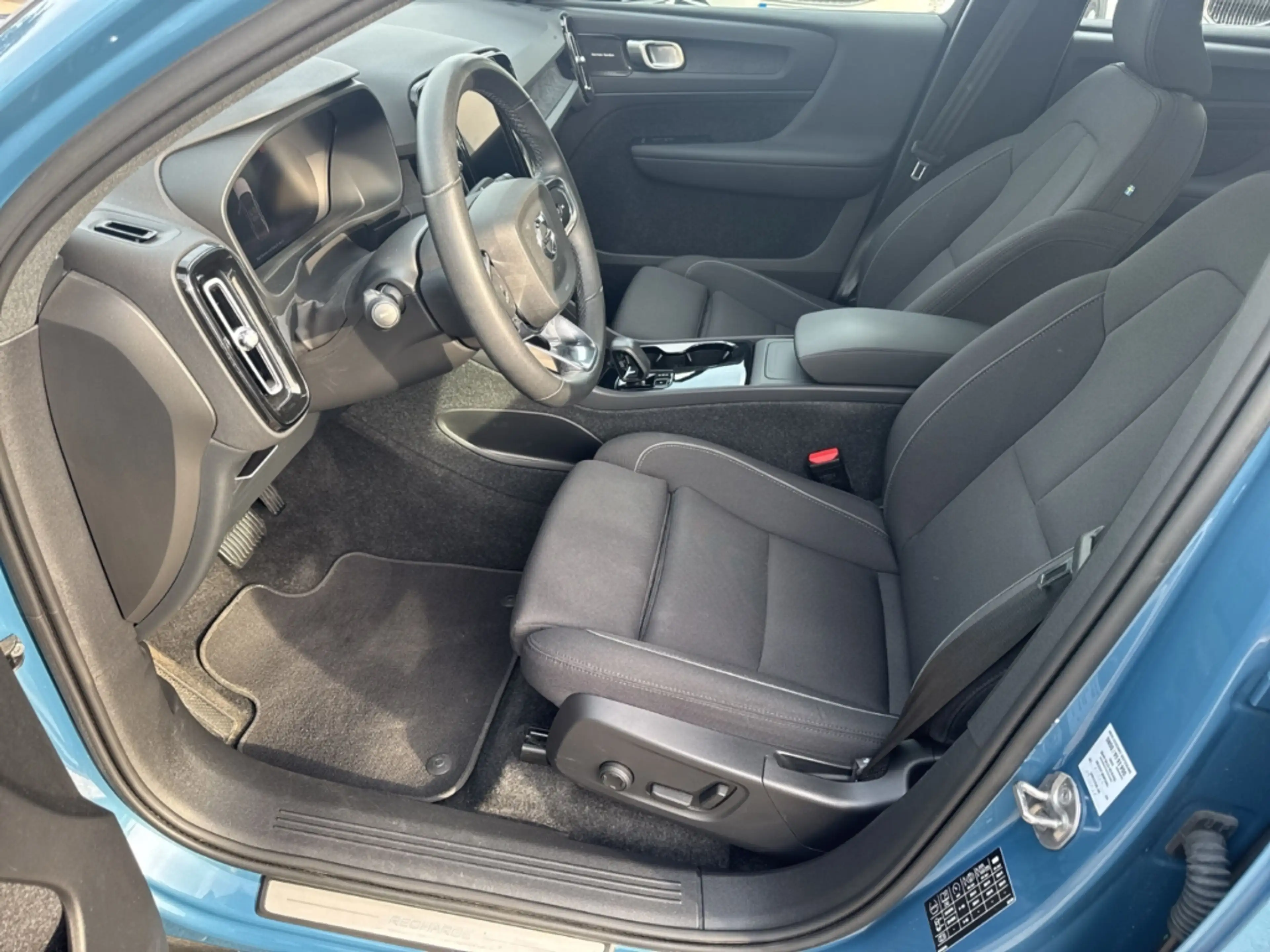 Volvo C40 Ultimate Recharge Pure Electric AWD StandHZG AHK P — photo 6